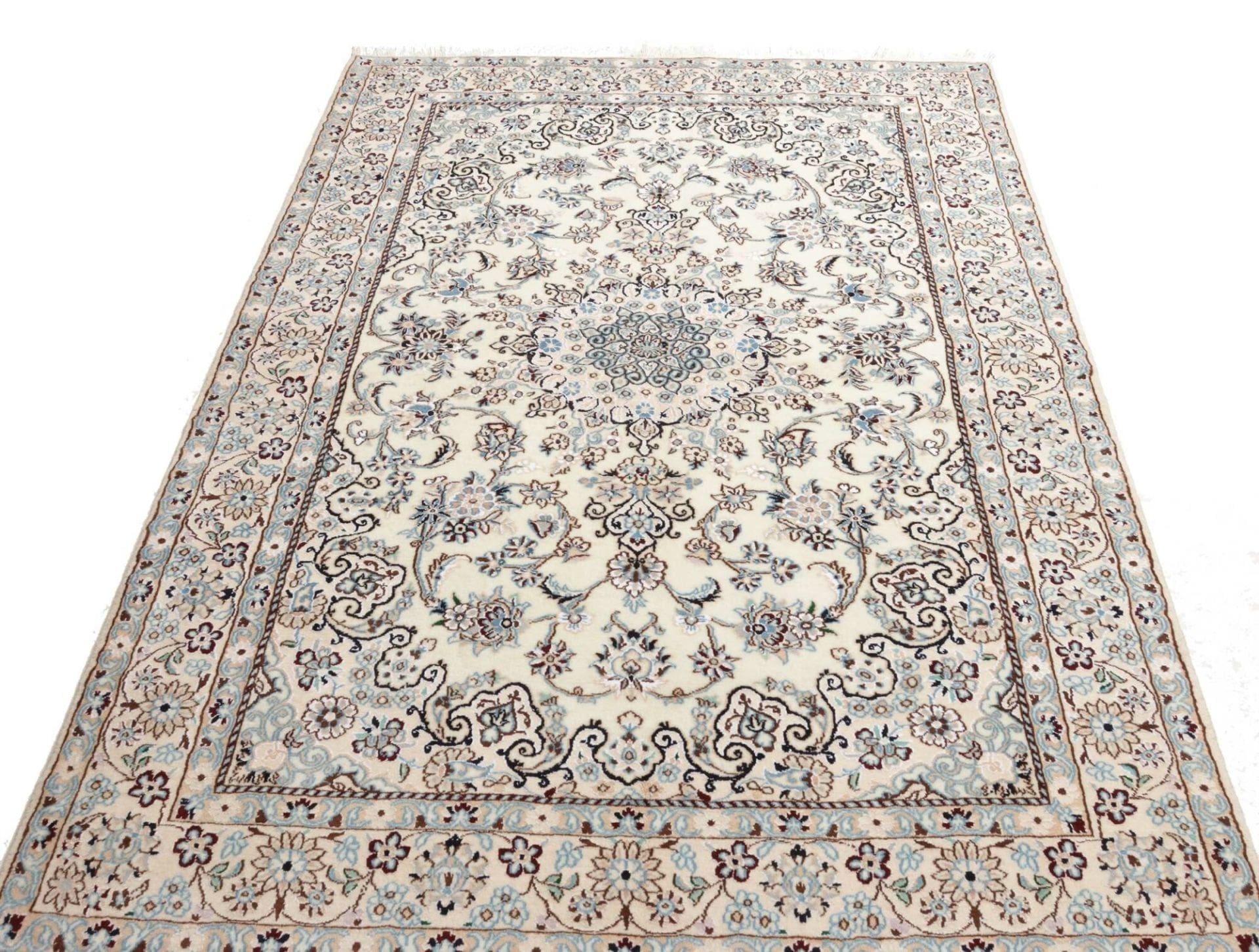Nain Perserteppich aus Iran, 143 × 225 cm