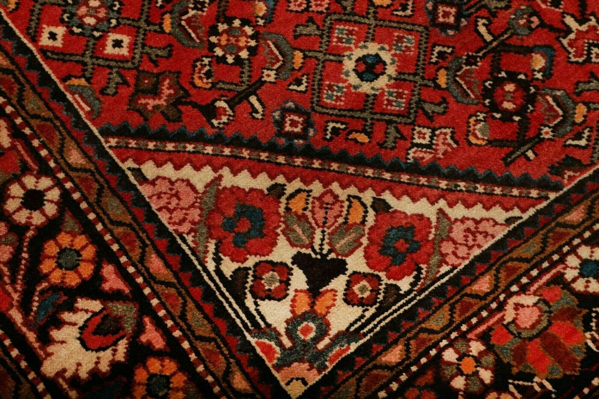 Hamadan Perserteppich aus Iran, 158 × 222 cm