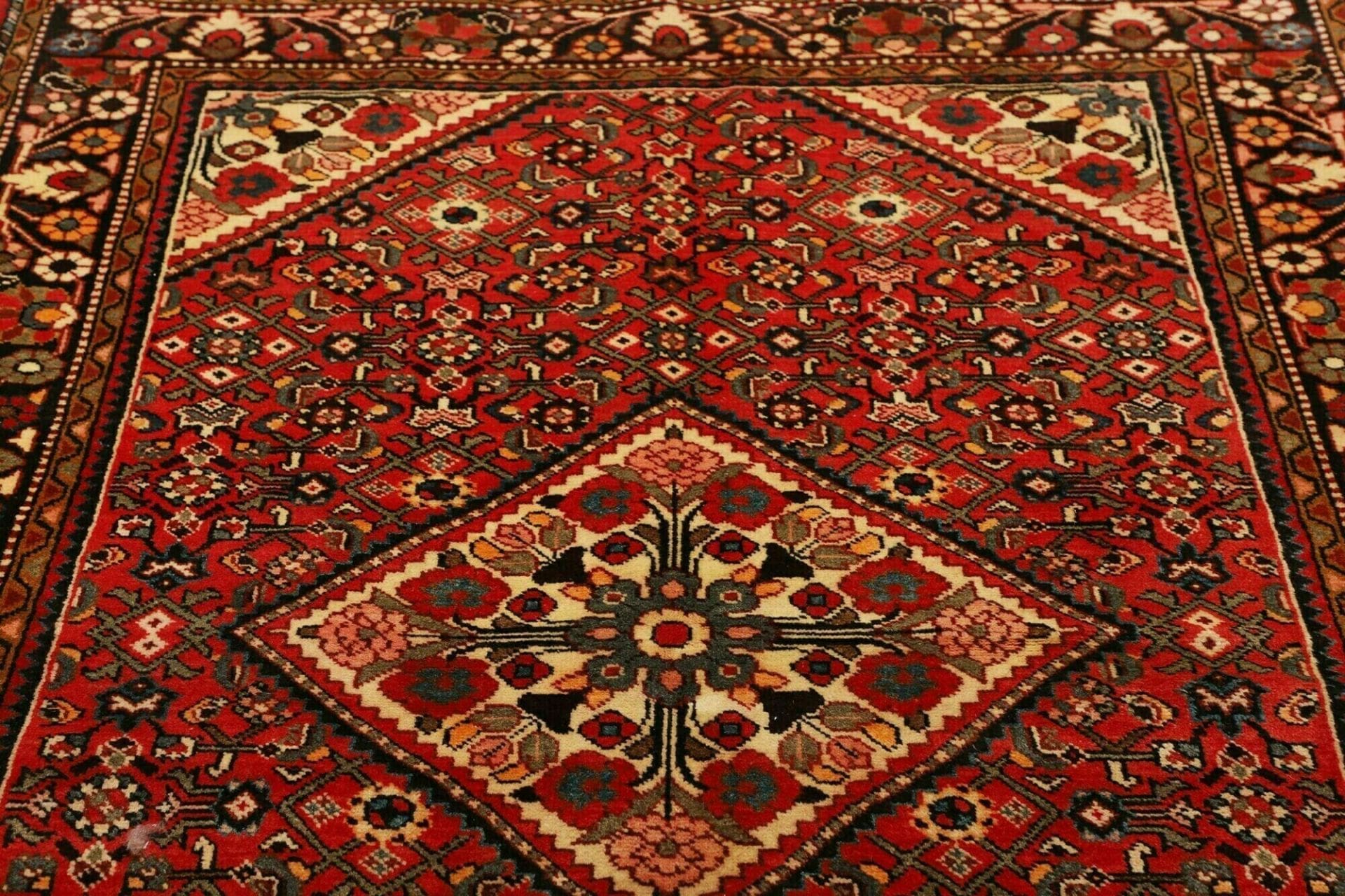 Hamadan Perserteppich aus Iran, 158 × 222 cm