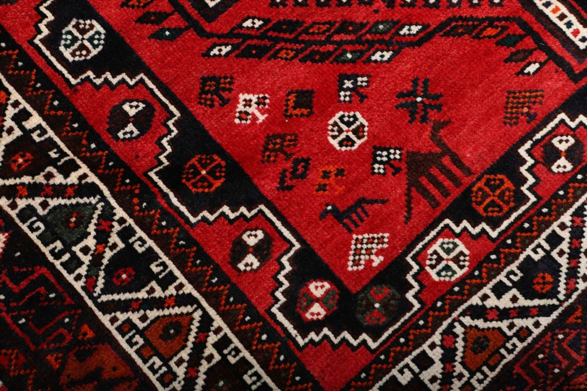 Shiraz Perserteppich aus Iran, 174 × 251 cm