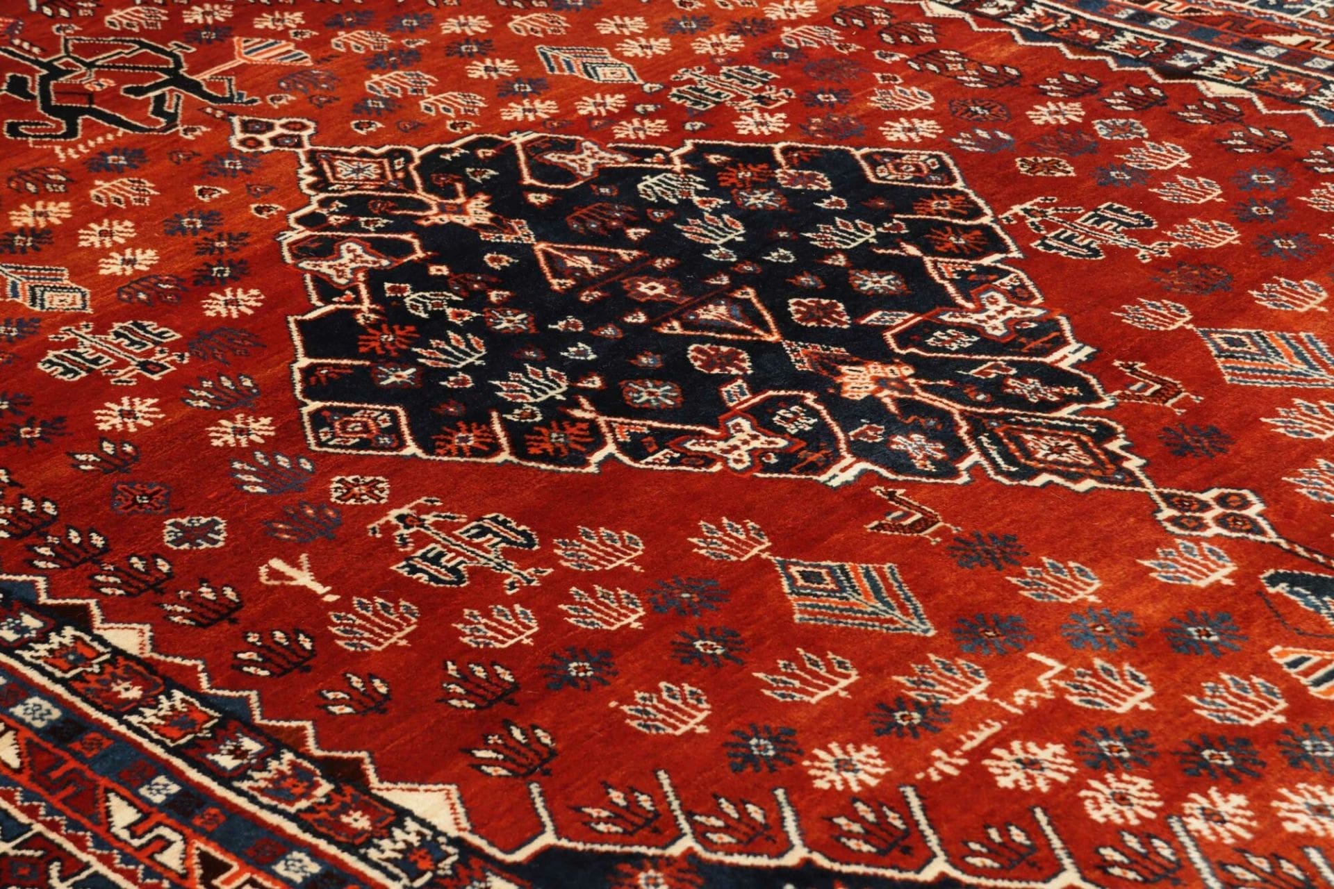 Handgeknüpfter Shiraz Perserteppich 173 × 272 cm