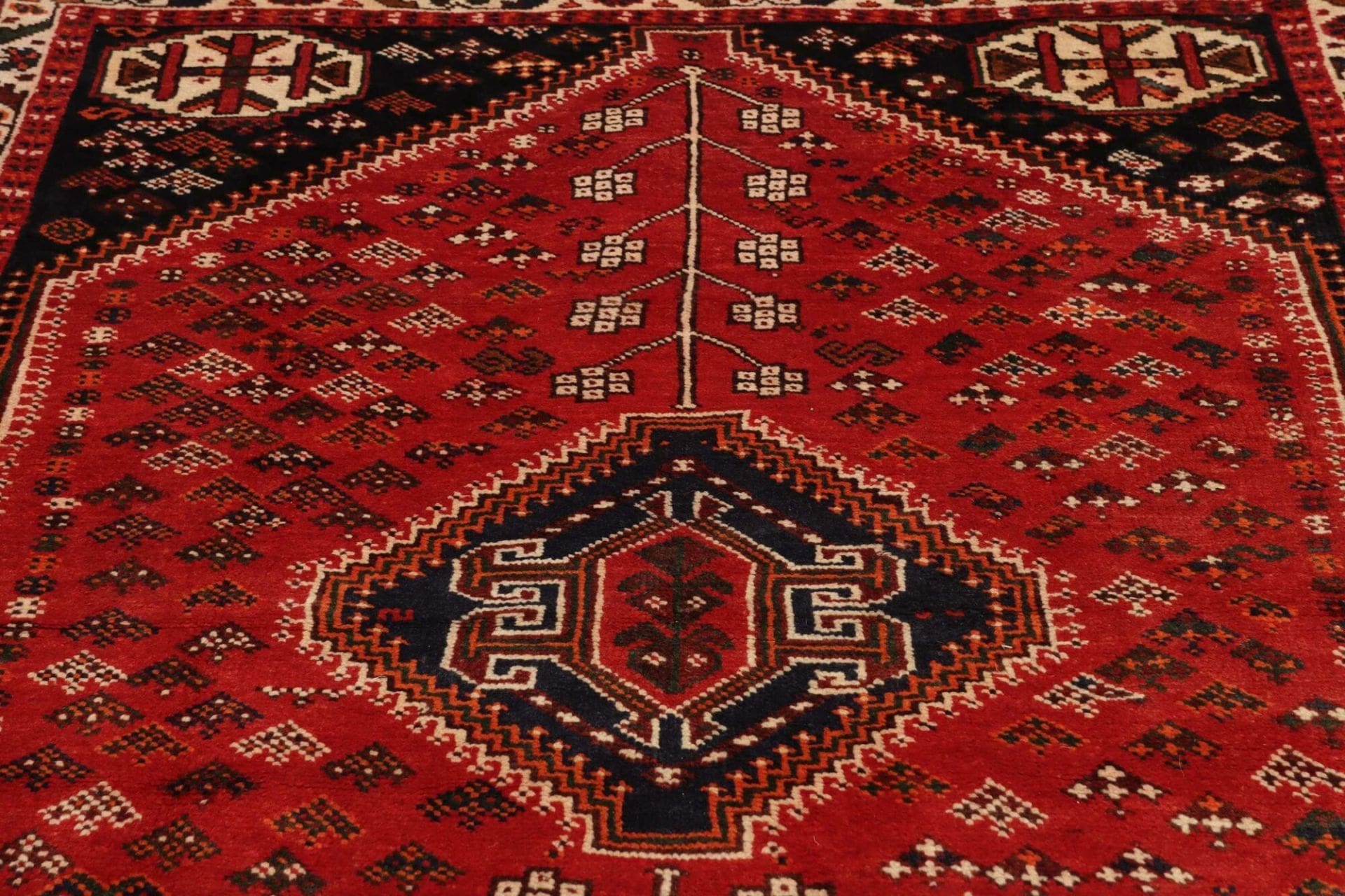 Shiraz Perserteppich aus Iran, 155 × 245 cm