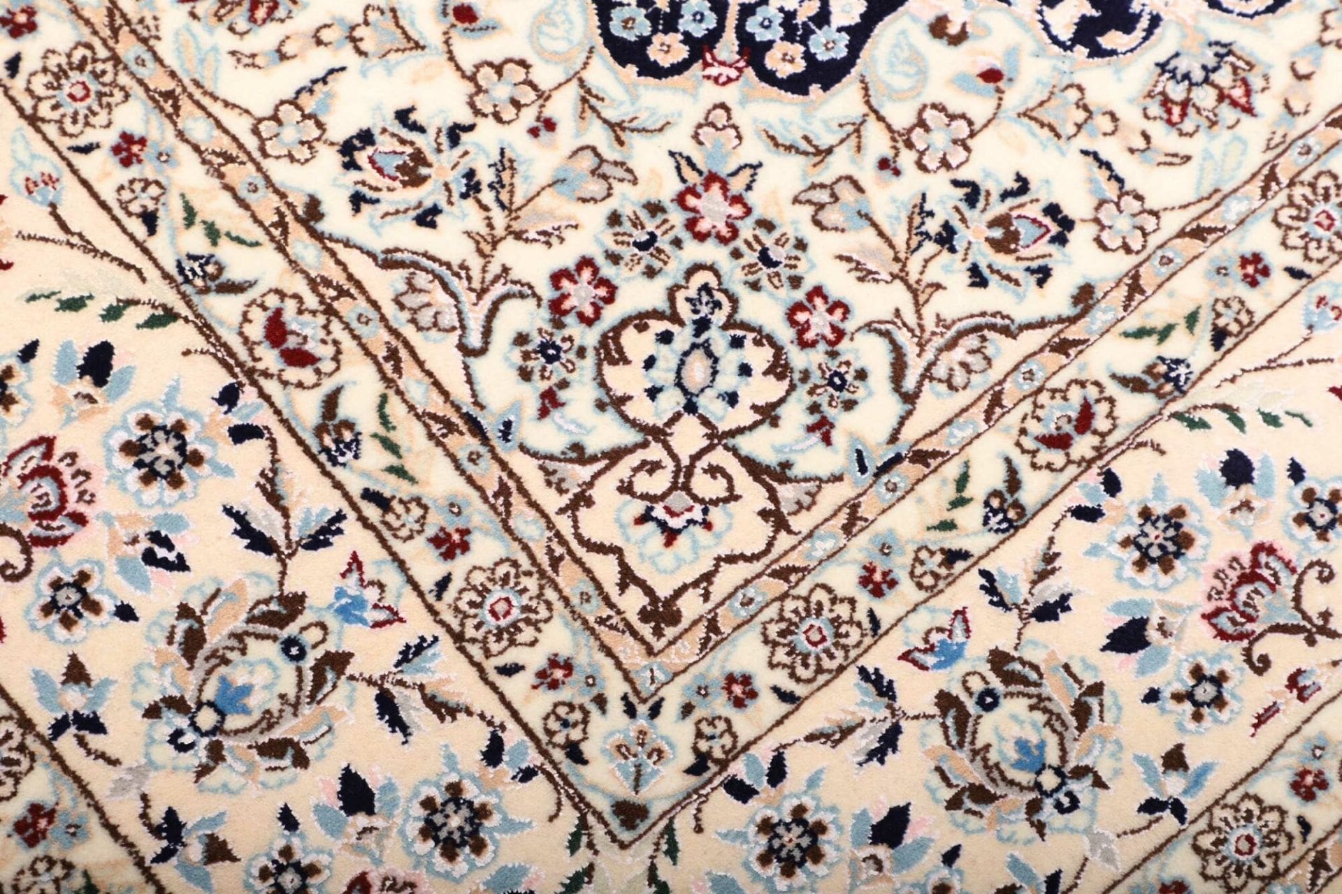 Handgeknüpfter Nain Perserteppich, 161 × 233 cm, Wolle