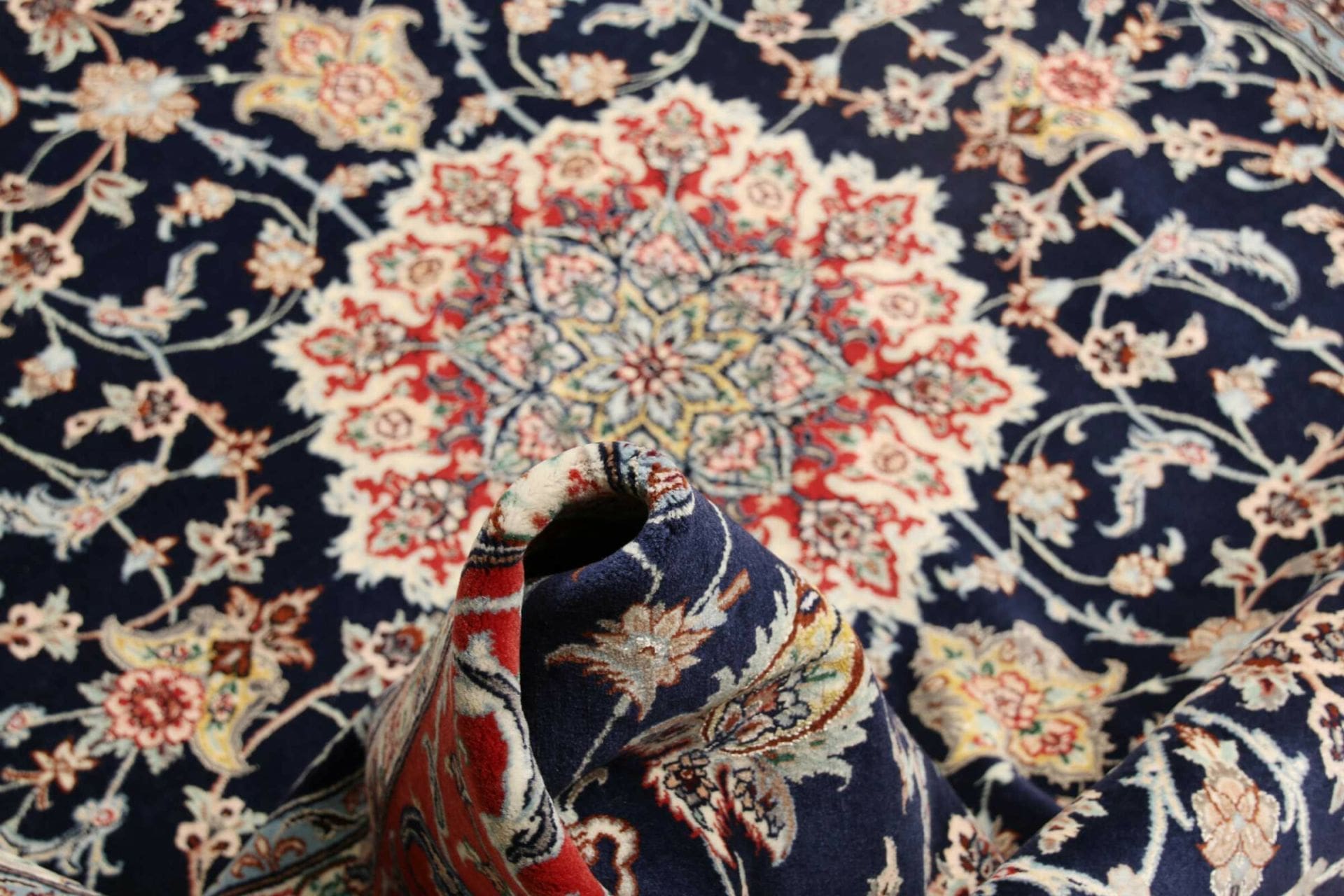 Isfahan Perserteppich aus Iran, 160 × 232 cm