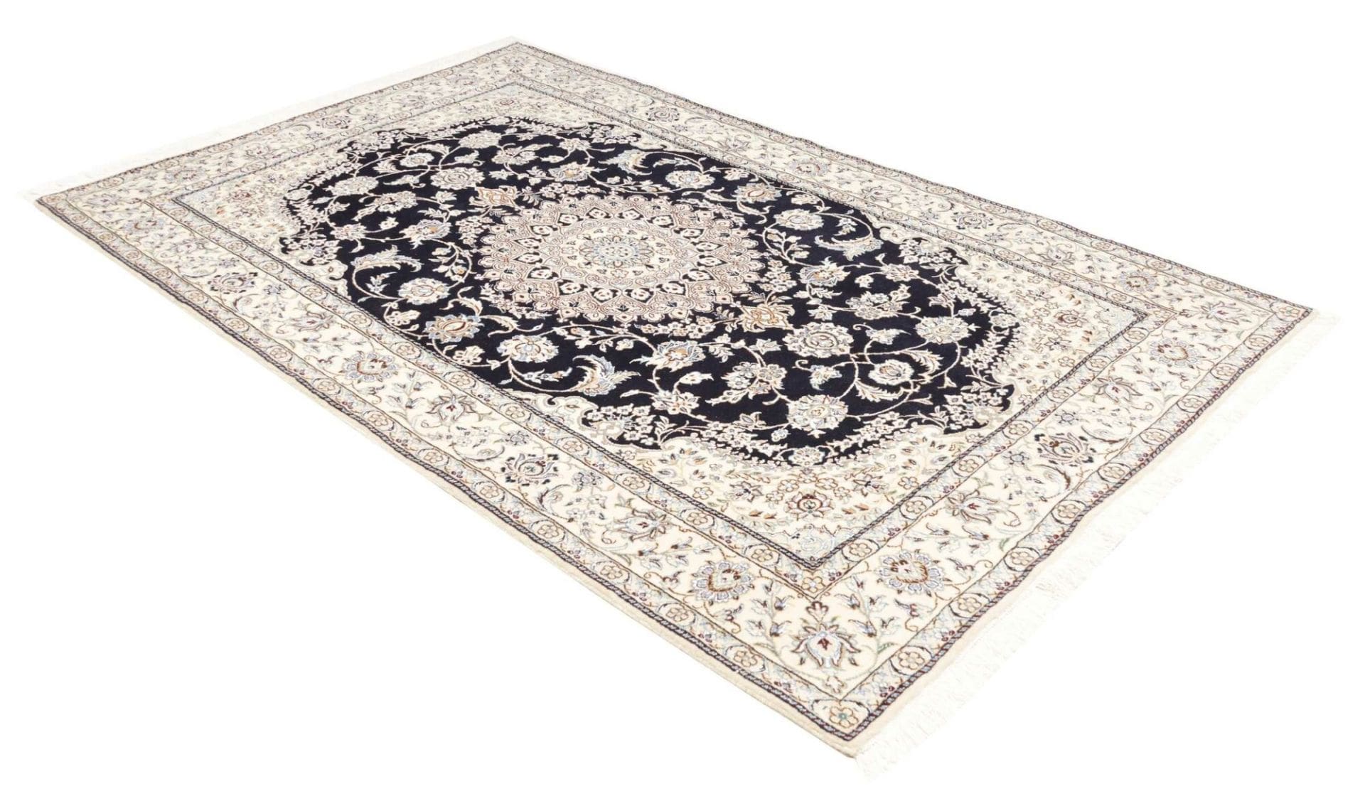 Handgeknüpfter Nain Perserteppich 156 × 248 cm