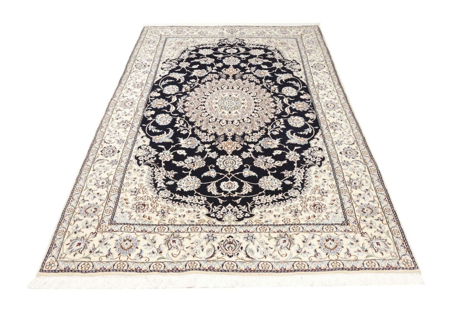 Handgeknüpfter Nain Perserteppich 156 × 248 cm