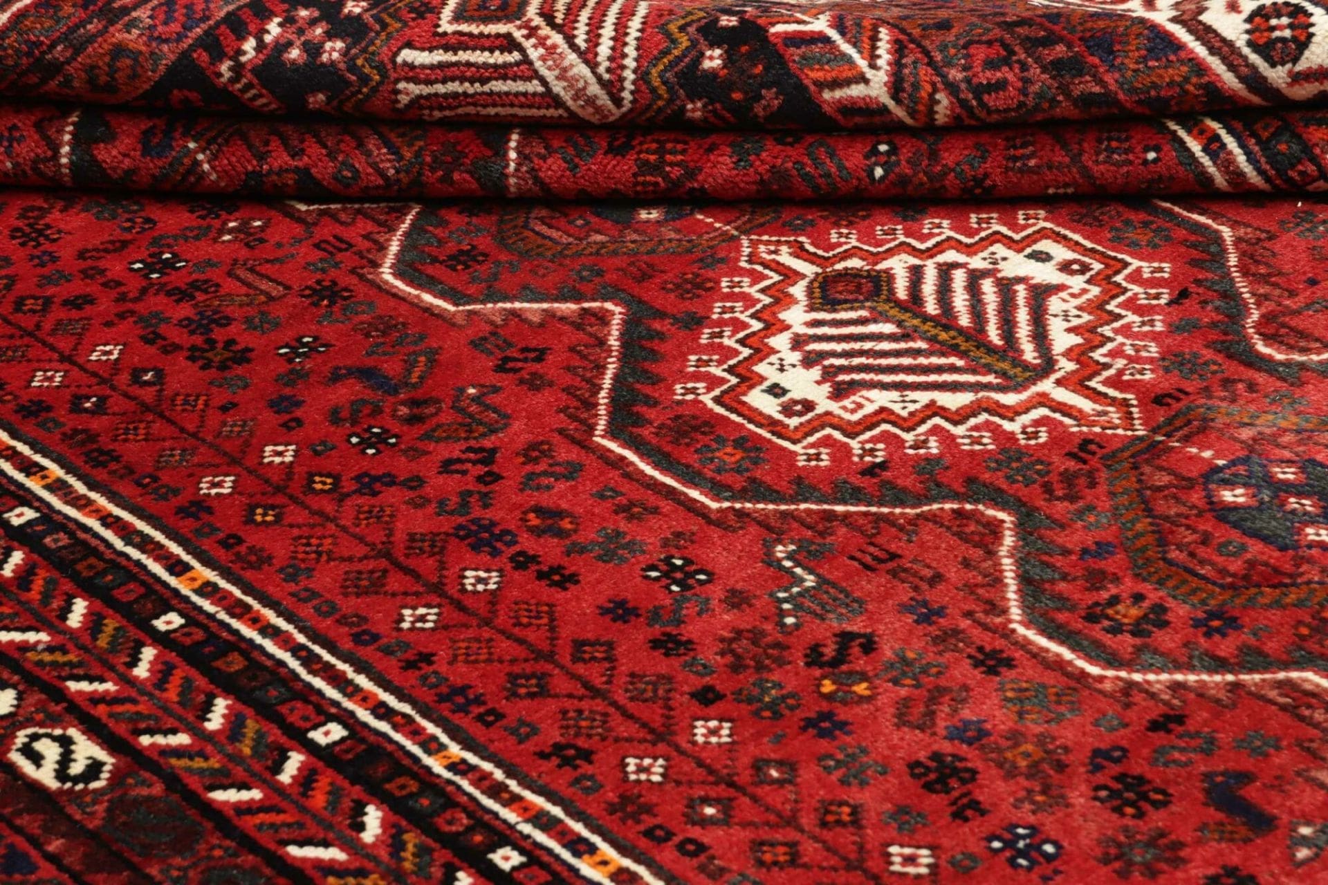 Shiraz Perserteppich aus Iran, 172 × 262 cm