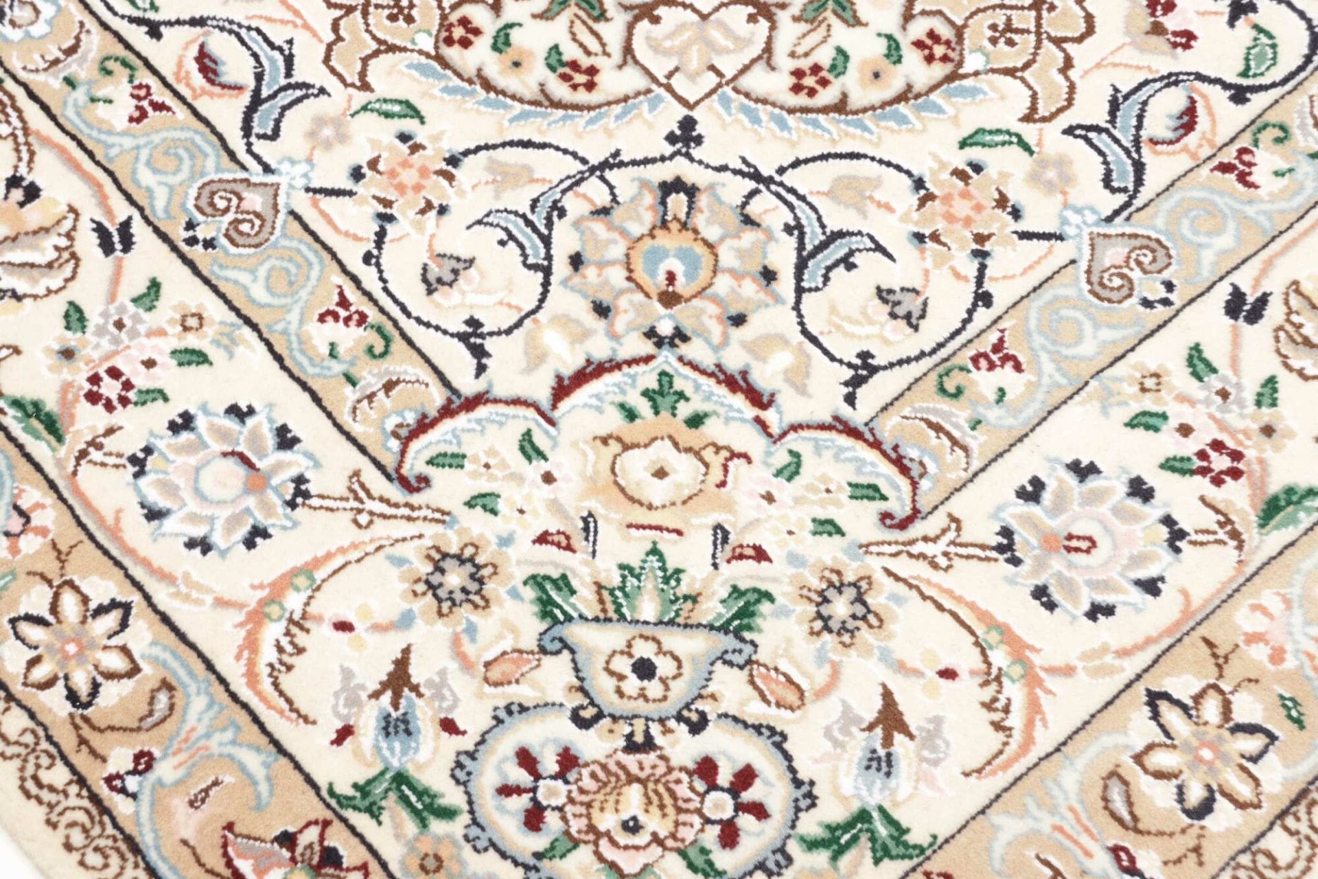 Handgeknüpfter Nain Perserteppich 167 × 262 cm