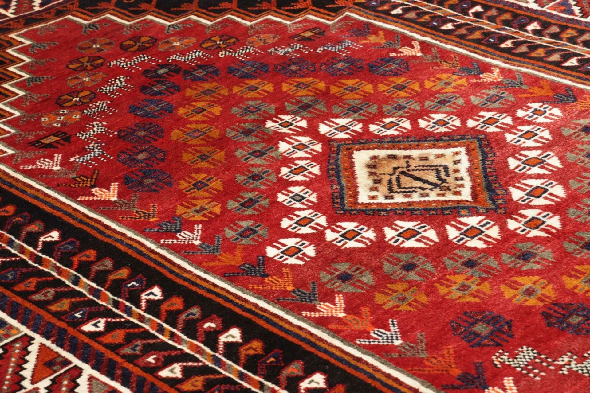 Shiraz Perserteppich 173 × 255 cm aus Wolle, handgeknüpft