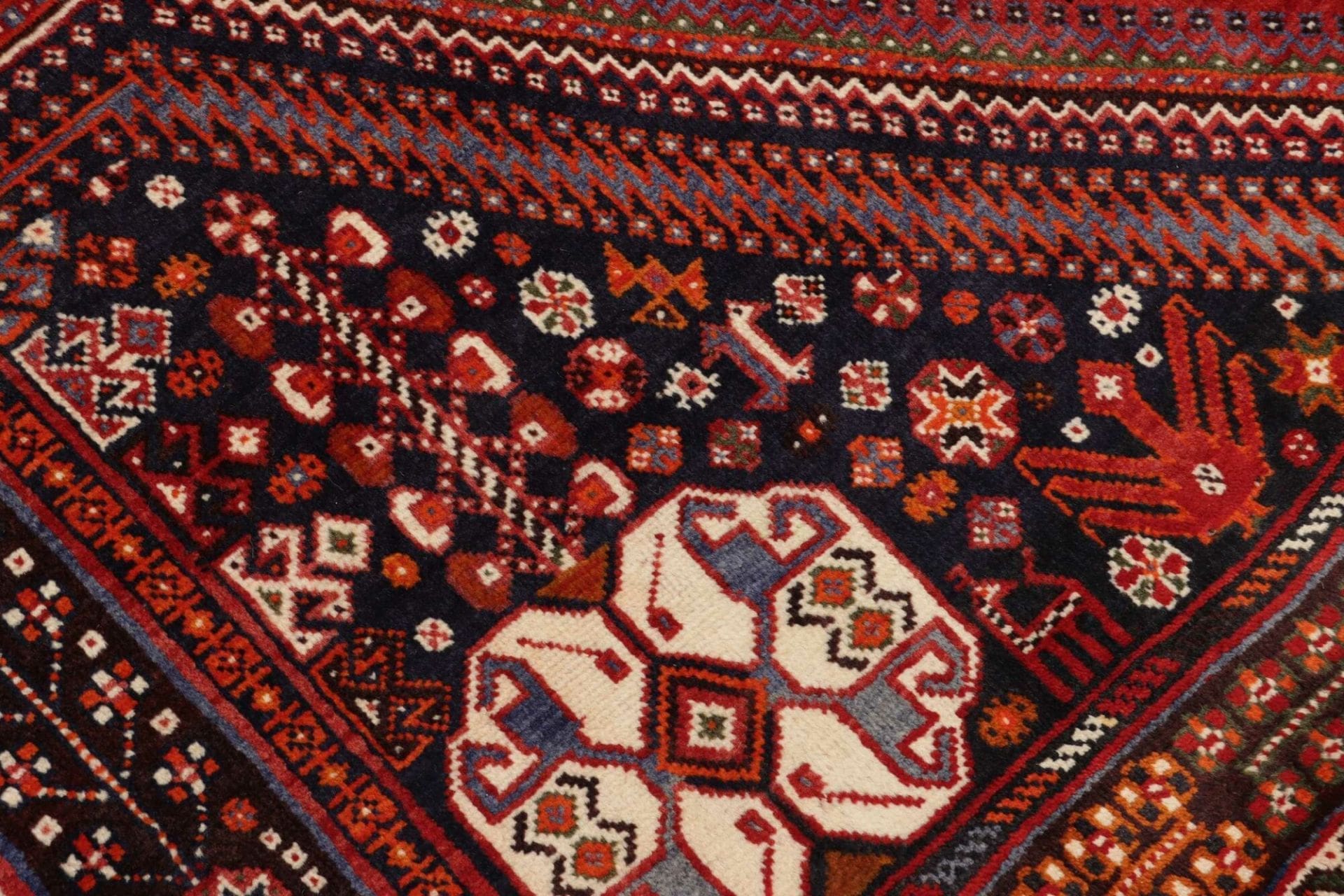 Shiraz Perserteppich 166 × 225 cm aus Wolle, handgeknüpft