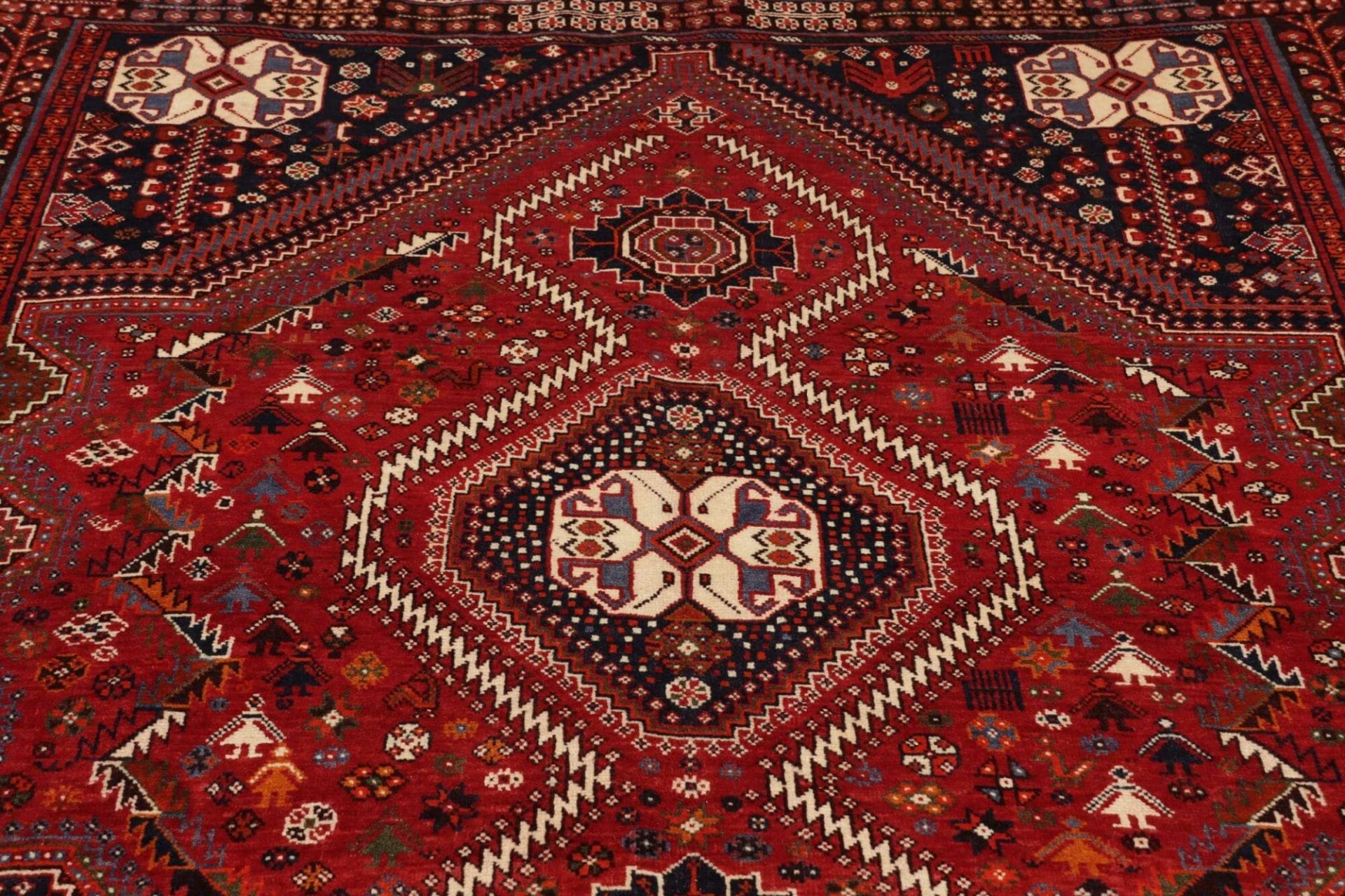Shiraz Perserteppich 166 × 225 cm aus Wolle, handgeknüpft