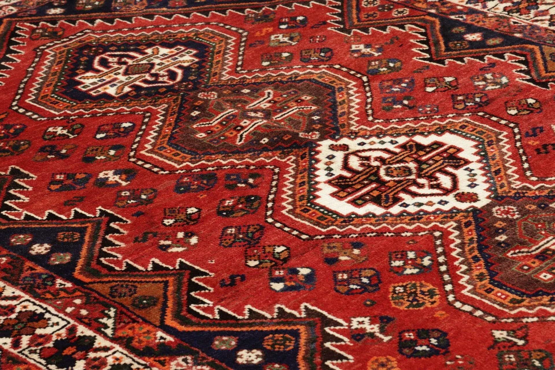 Shiraz Perserteppich aus Iran, 163 × 258 cm