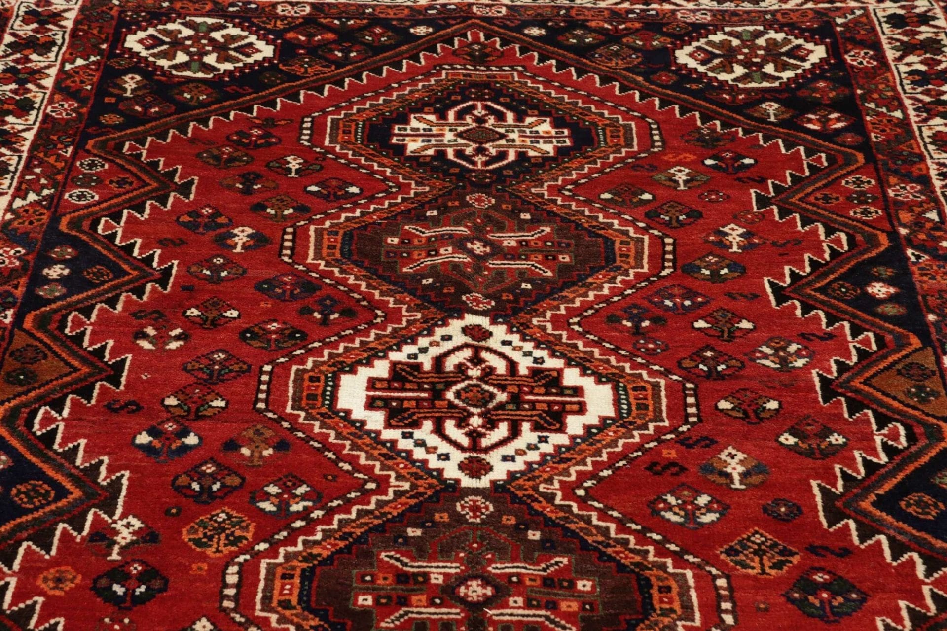 Shiraz Perserteppich aus Iran, 163 × 258 cm