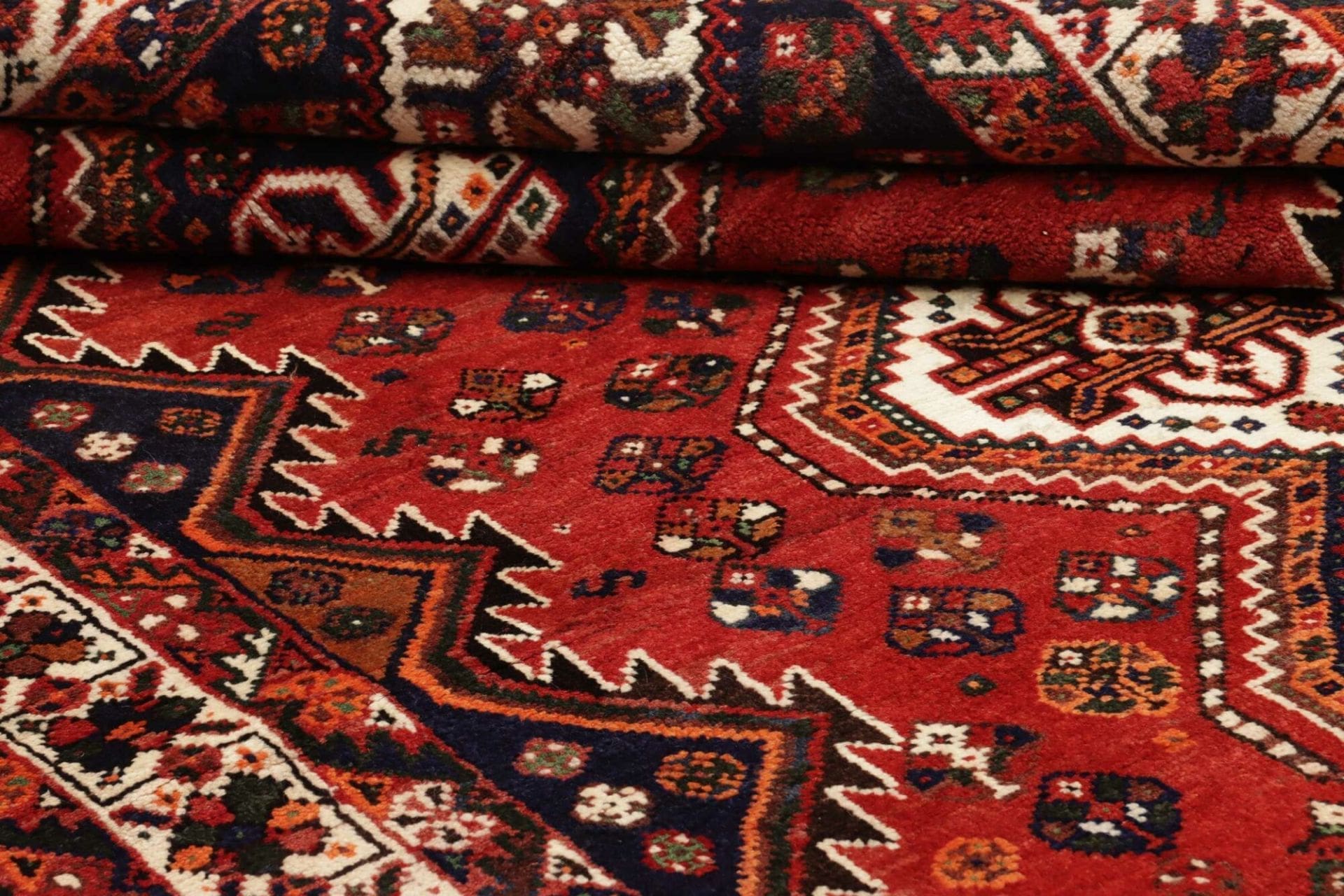 Shiraz Perserteppich aus Iran, 163 × 258 cm