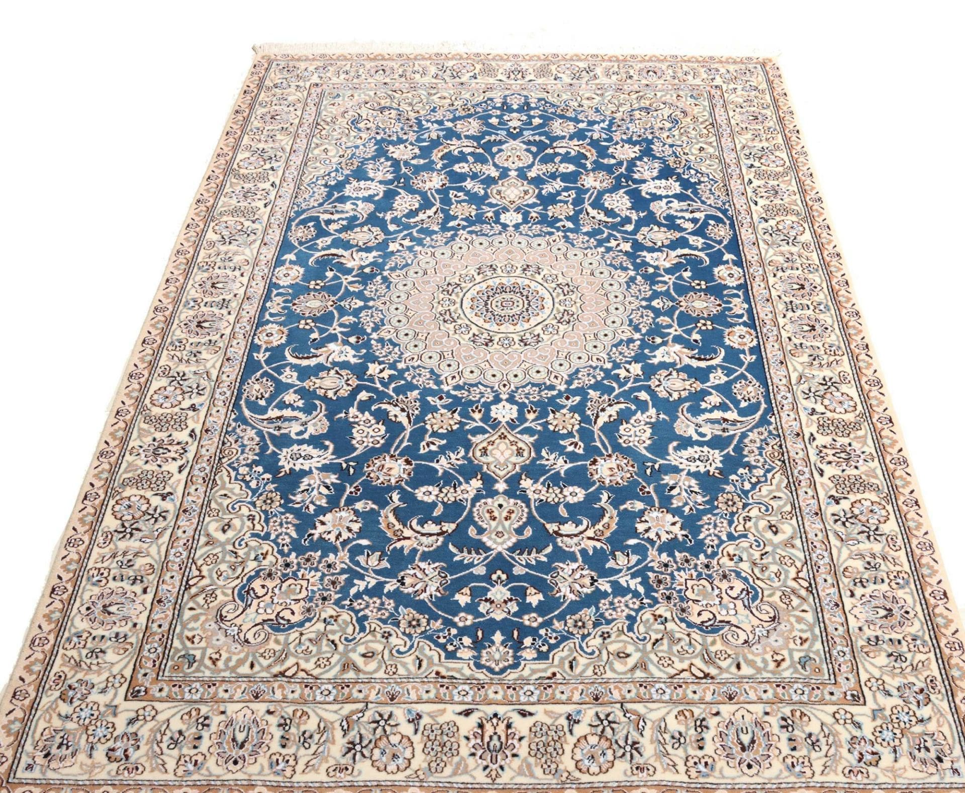 Nain Perserteppich aus Iran, 153 × 235 cm
