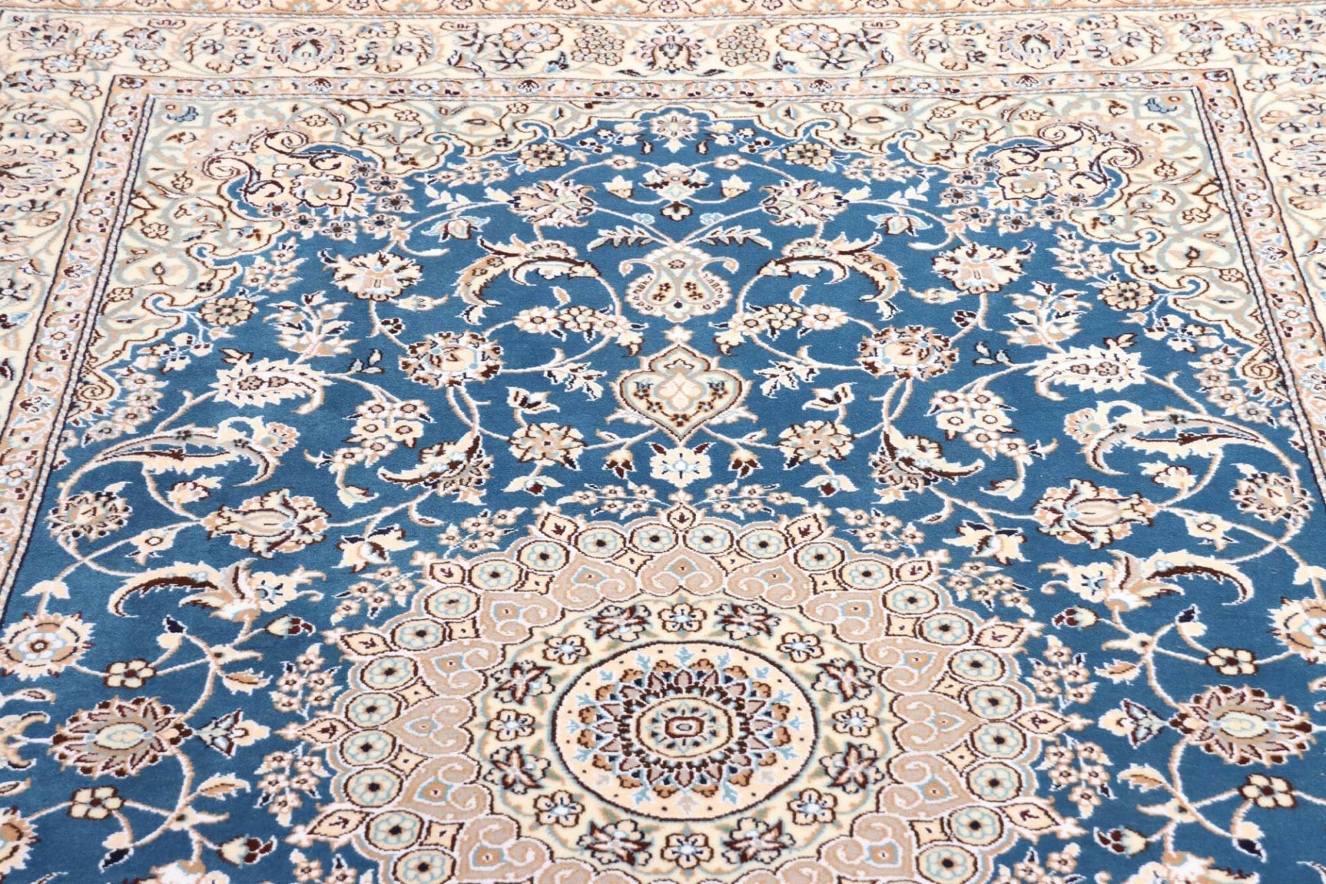 Nain Perserteppich aus Iran, 153 × 235 cm