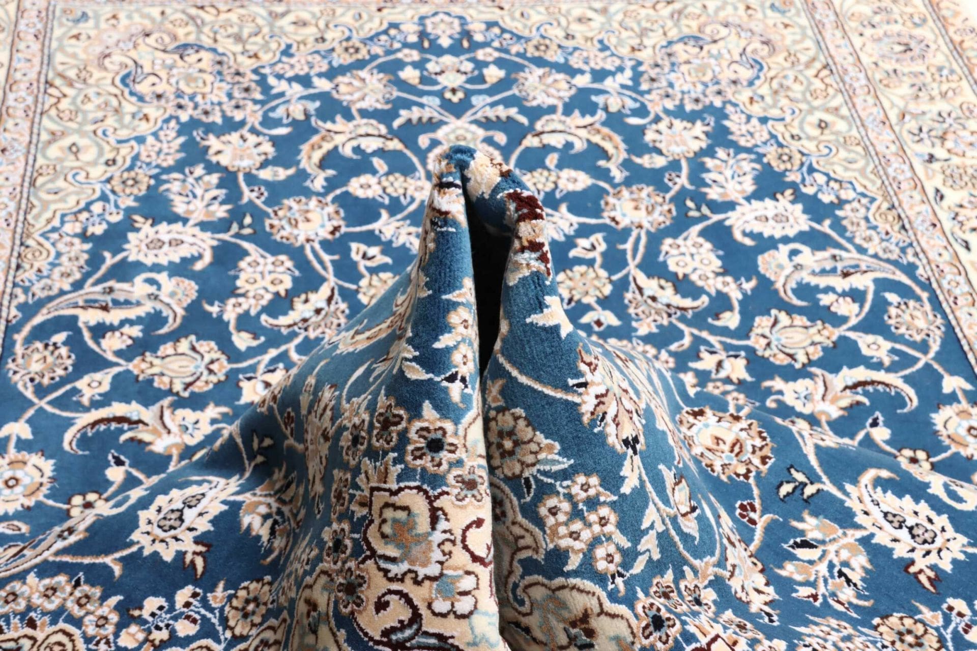 Nain Perserteppich aus Iran, 153 × 235 cm