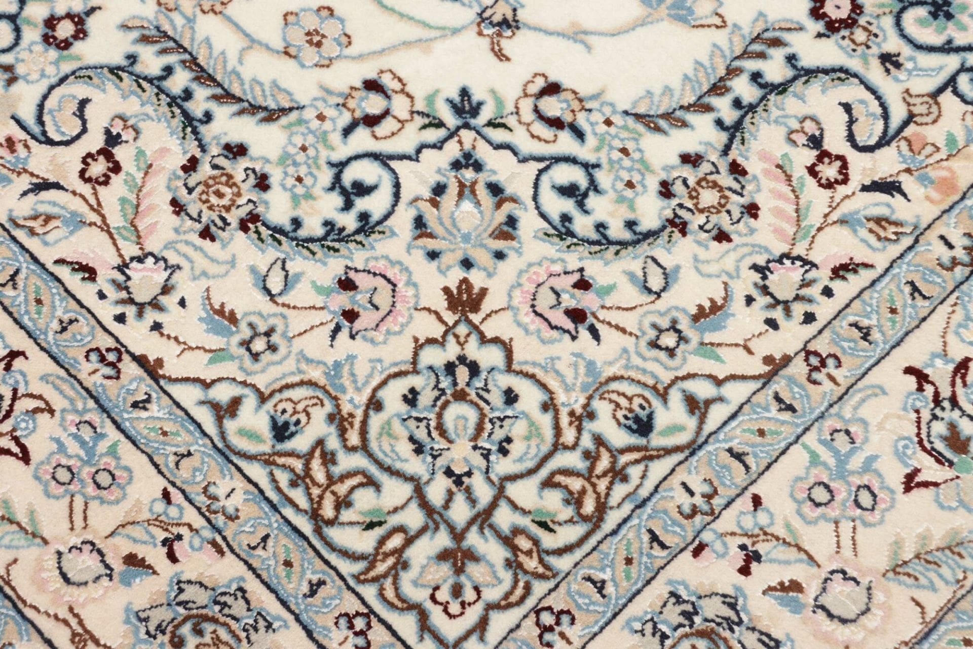 Nain Perserteppich aus Iran, 153 × 237 cm