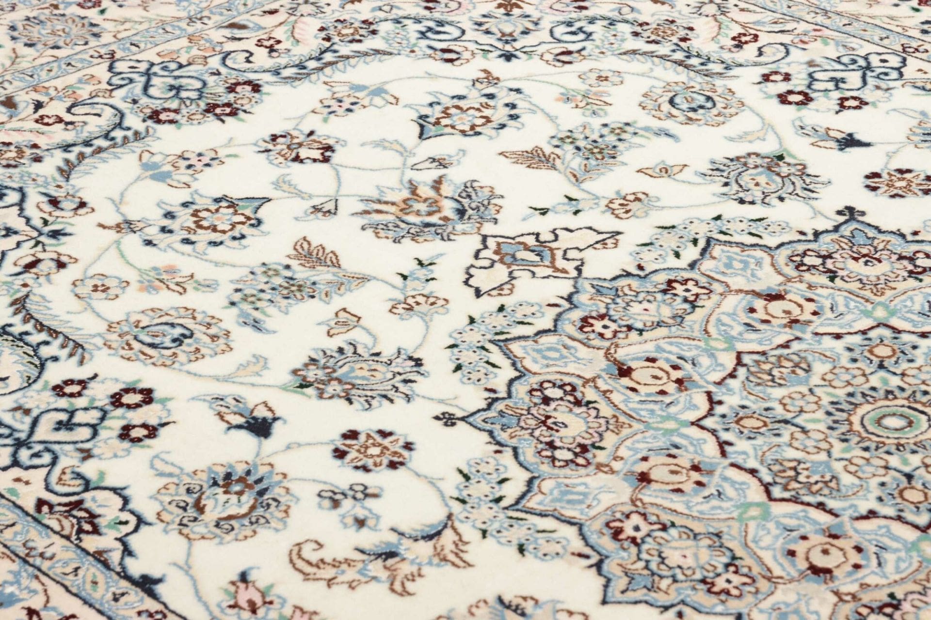 Nain Perserteppich aus Iran, 153 × 237 cm