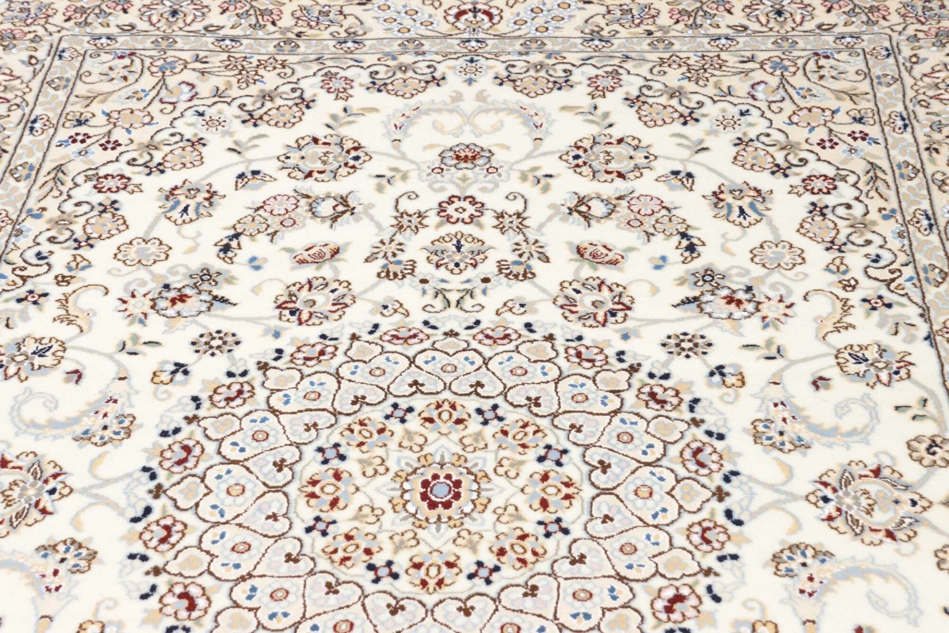 Nain Perserteppich aus Iran, 161 × 252 cm