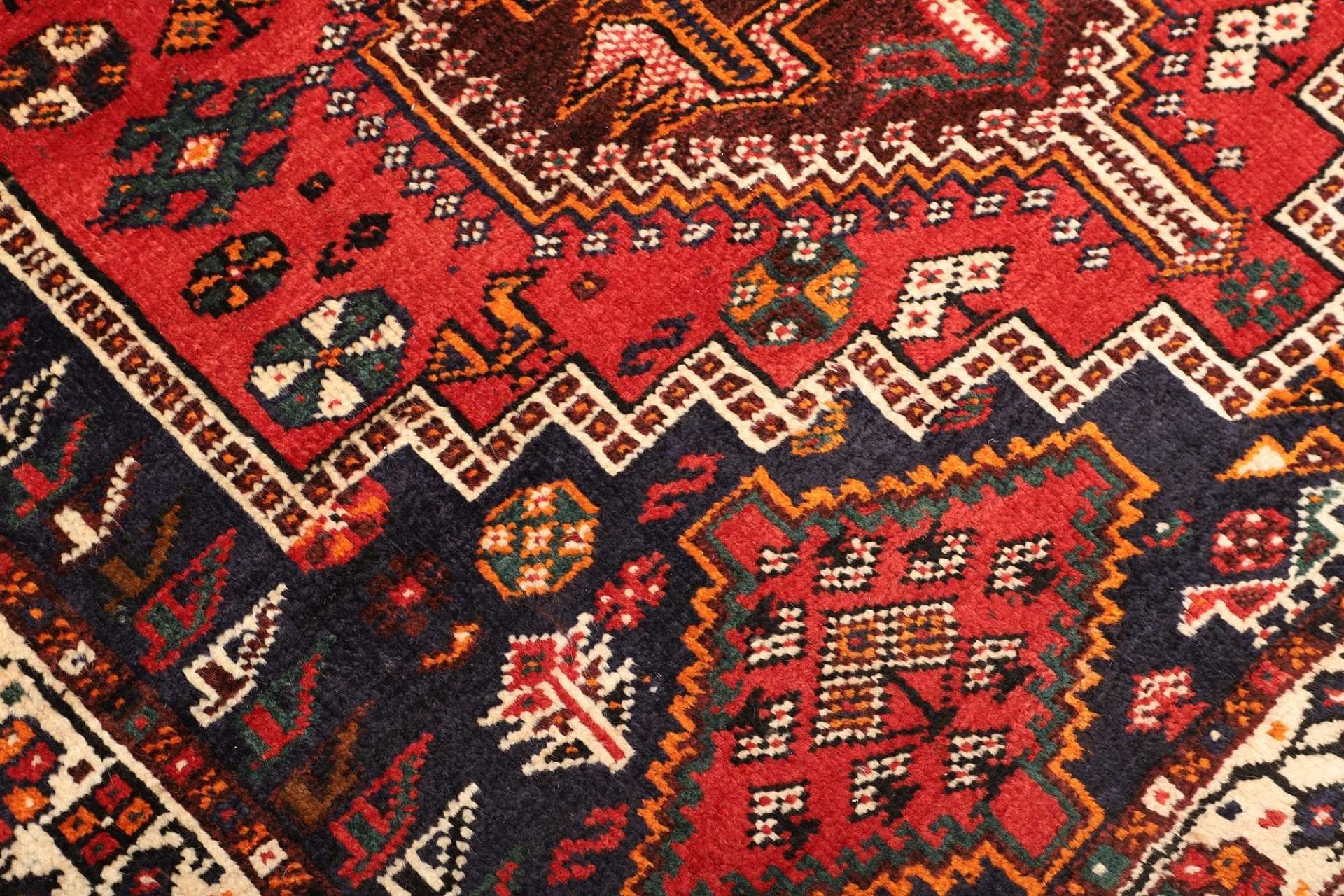 Shiraz Perserteppich aus Iran, 173 × 255 cm