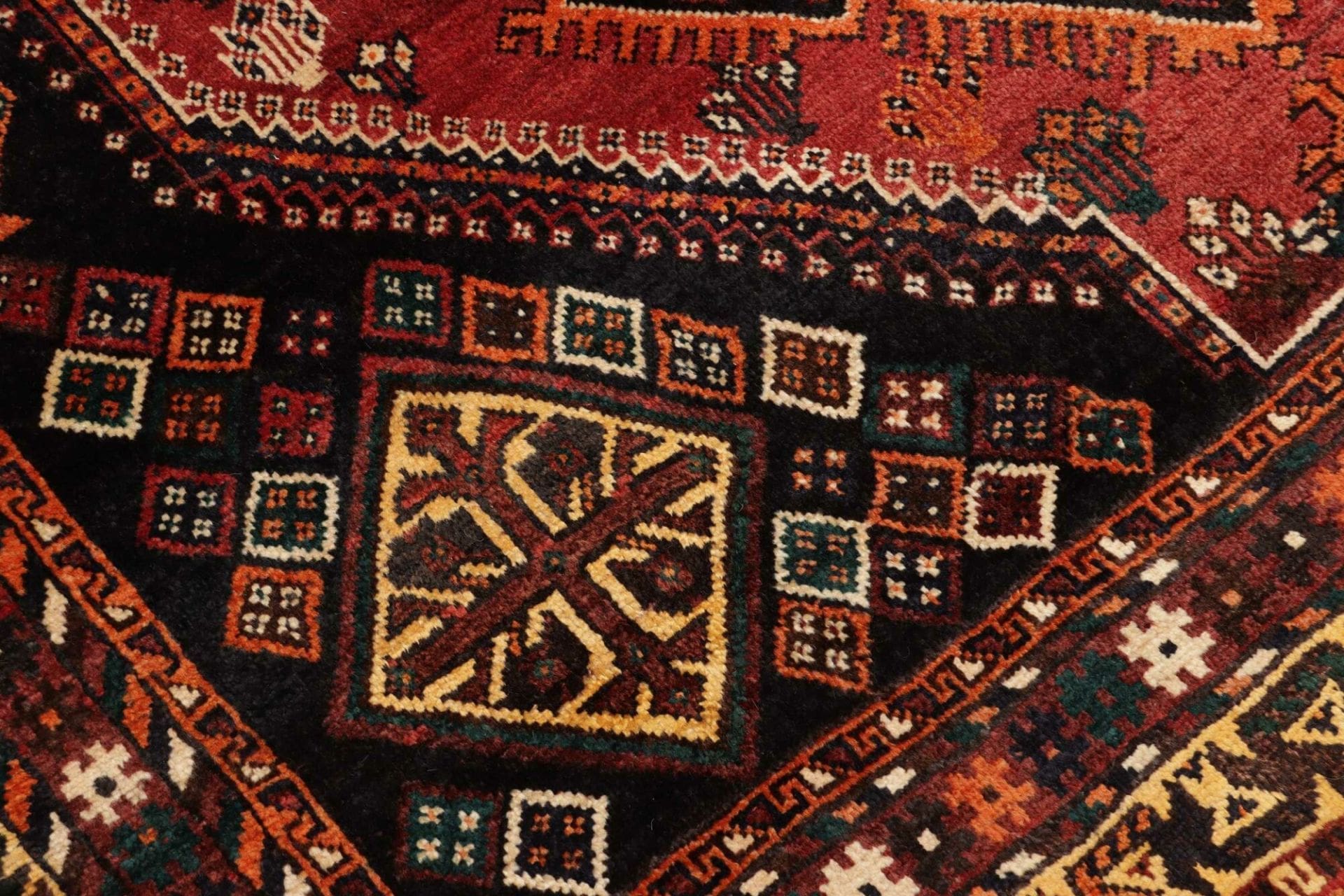 Handgeknüpfter Shiraz Perserteppich 168 × 245 cm
