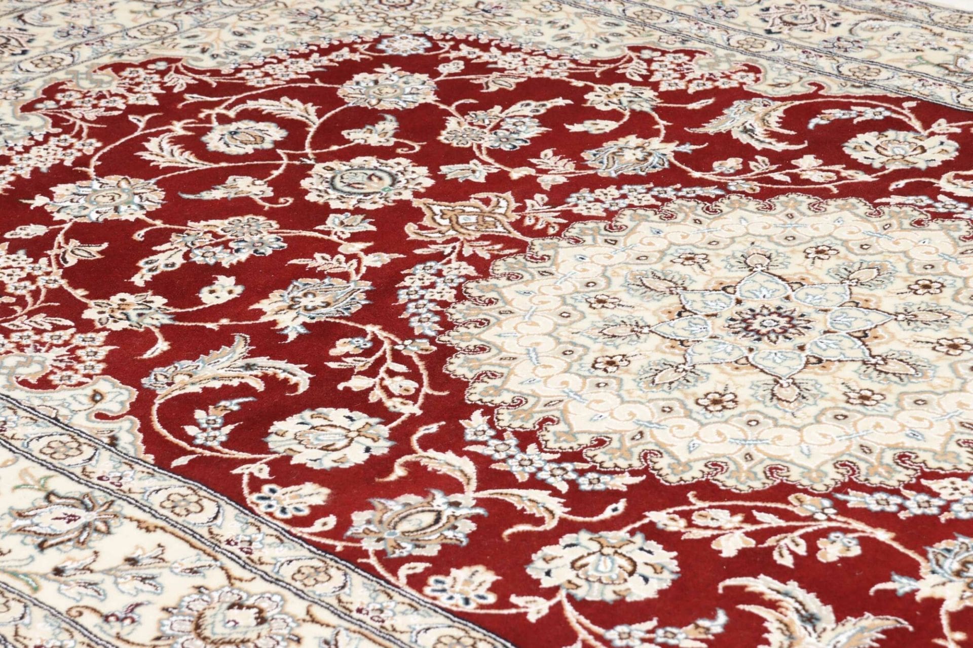 Nain Perserteppich aus Iran, 153 × 256 cm