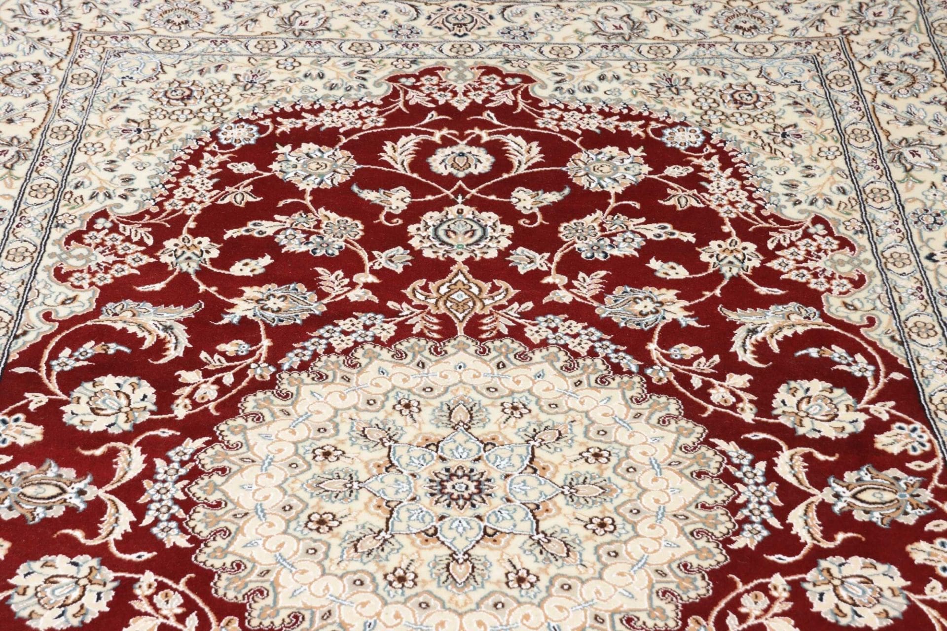 Nain Perserteppich aus Iran, 153 × 256 cm