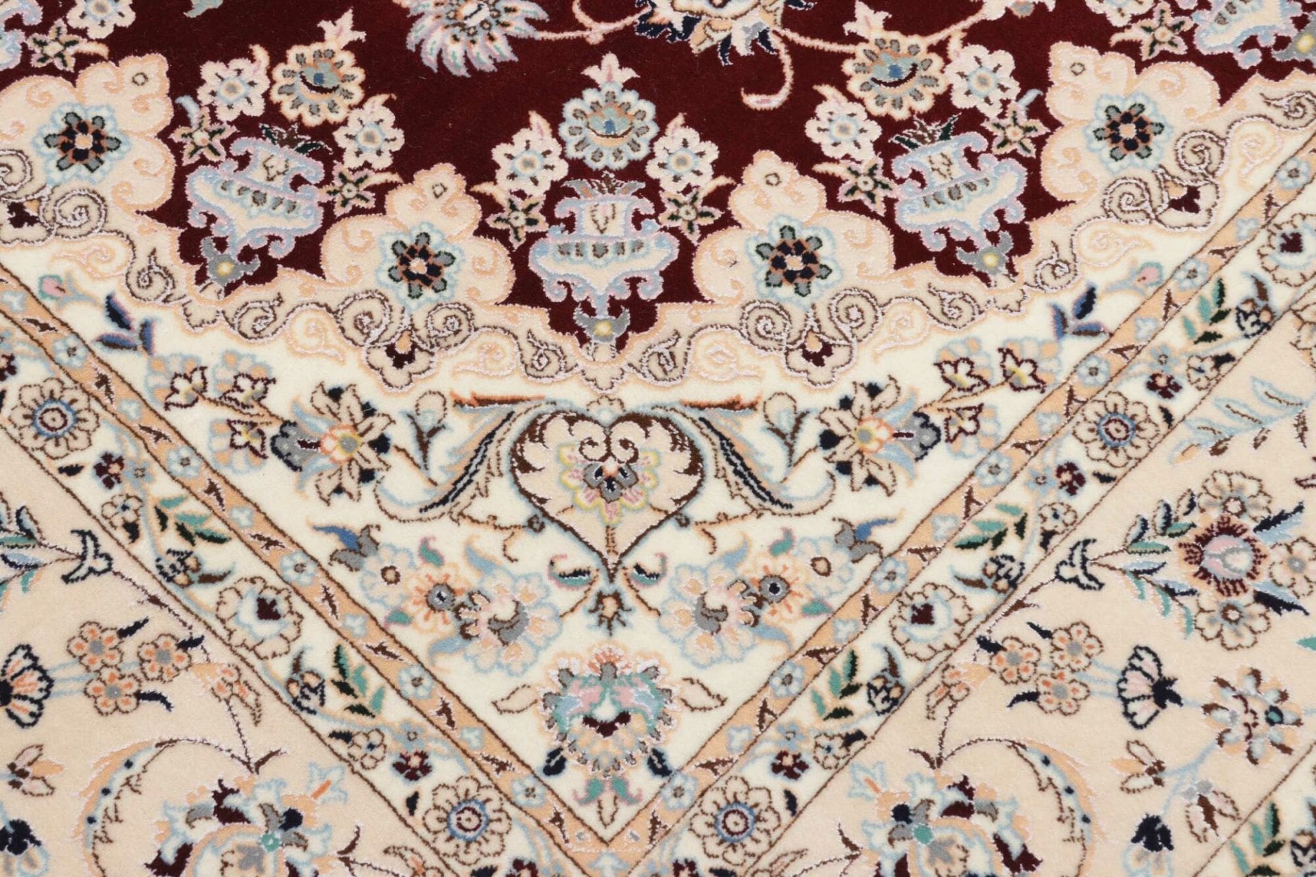 Handgeknüpfter Nain Perserteppich 163 × 240 cm