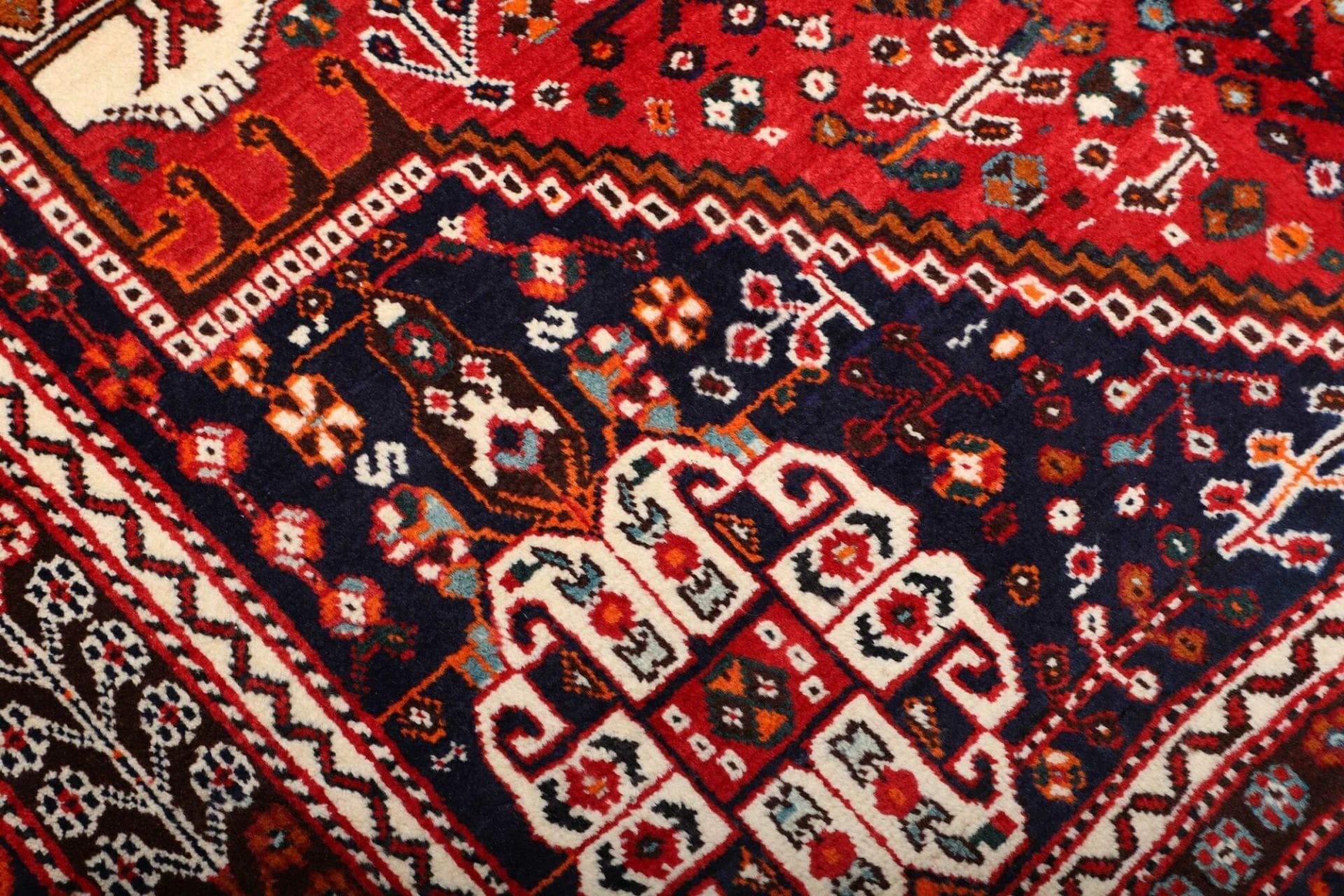 Shiraz Perserteppich 163 × 250 cm aus Wolle, handgeknüpft