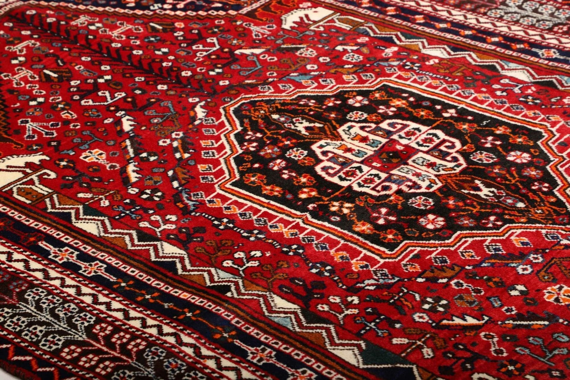 Shiraz Perserteppich 163 × 250 cm aus Wolle, handgeknüpft
