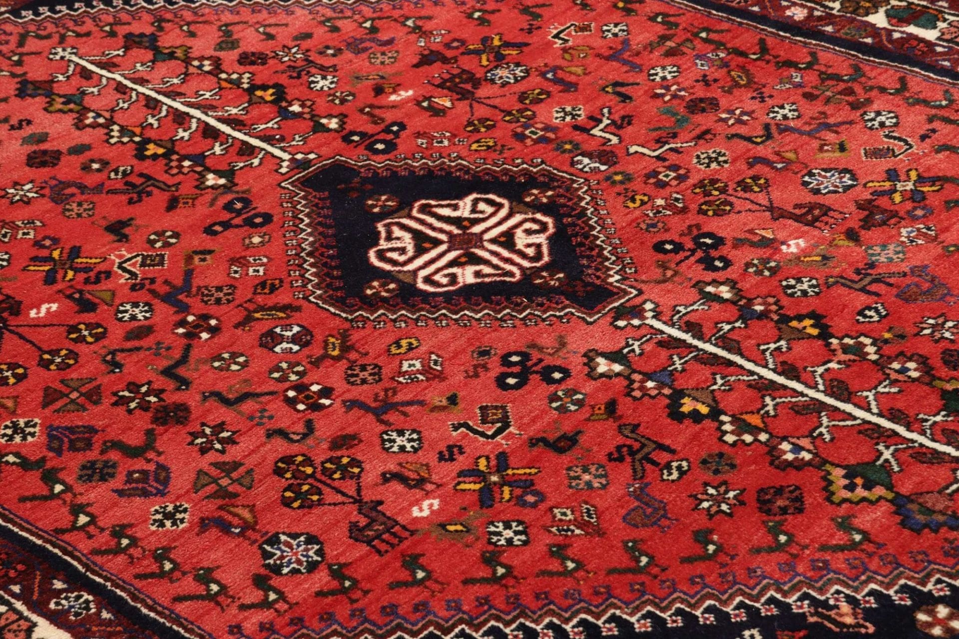 Handgeknüpfter Qashqai Perserteppich 165 × 218 cm