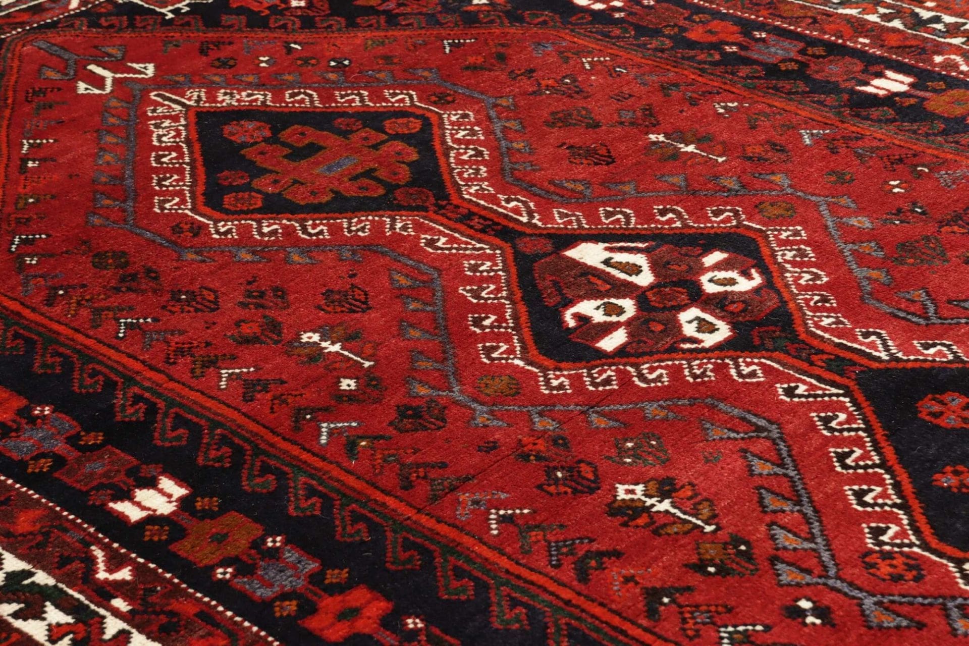 Shiraz Perserteppich 173 × 250 cm aus Wolle, handgeknüpft
