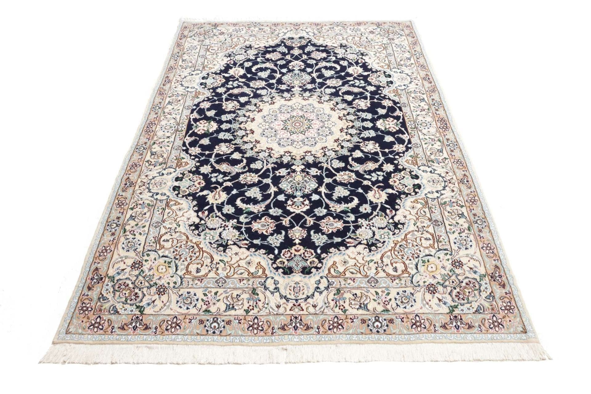 Nain Perserteppich aus Iran, 153 × 235 cm