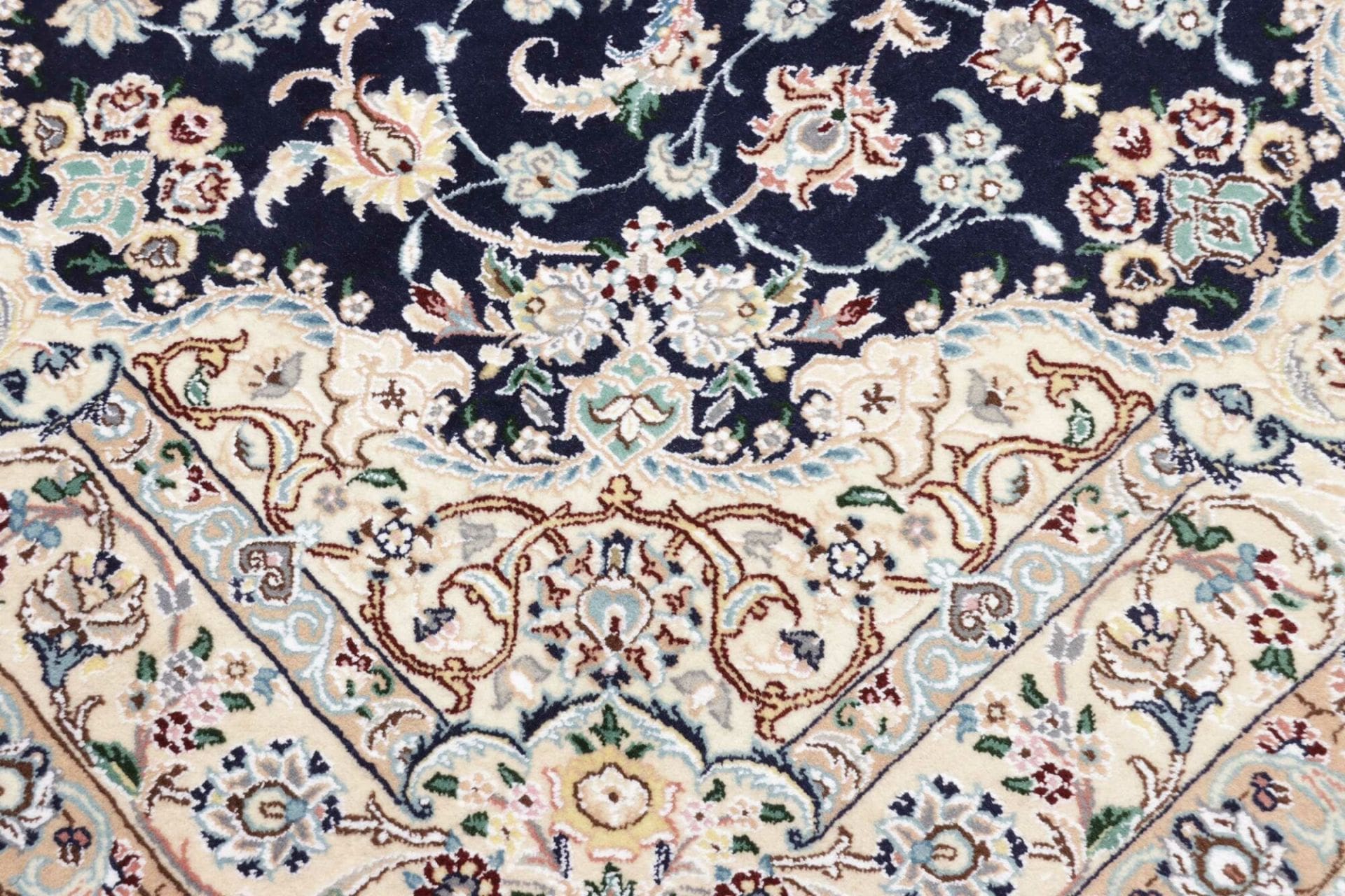 Nain Perserteppich aus Iran, 153 × 235 cm