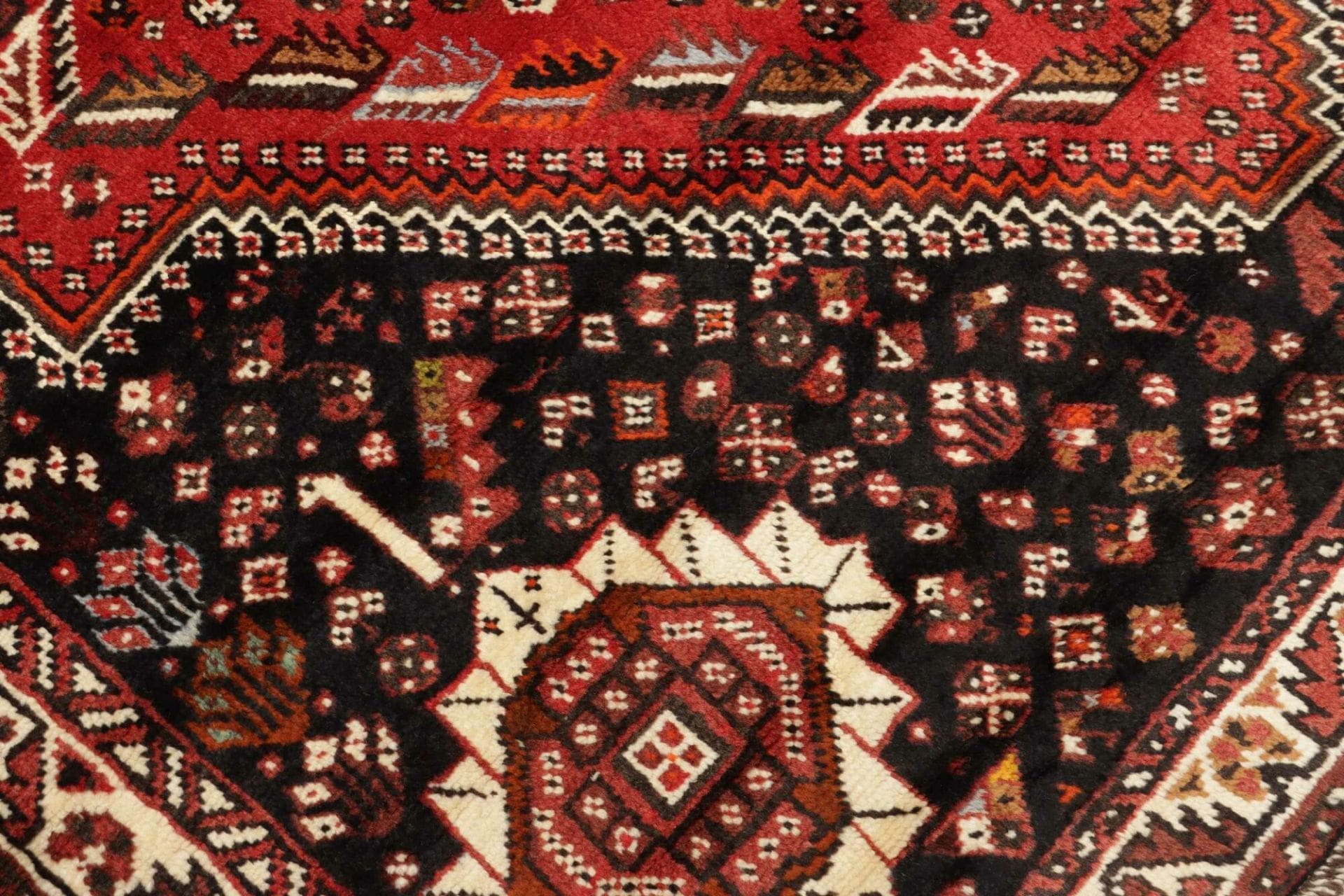Shiraz Perserteppich 176 × 260 cm aus Wolle, handgeknüpft
