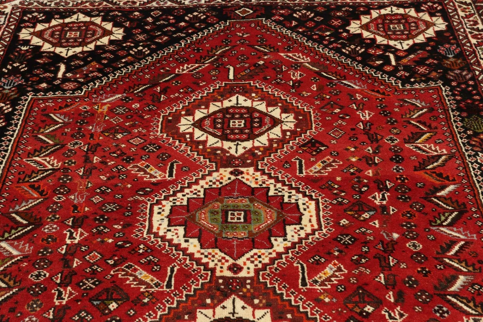 Shiraz Perserteppich 176 × 260 cm aus Wolle, handgeknüpft