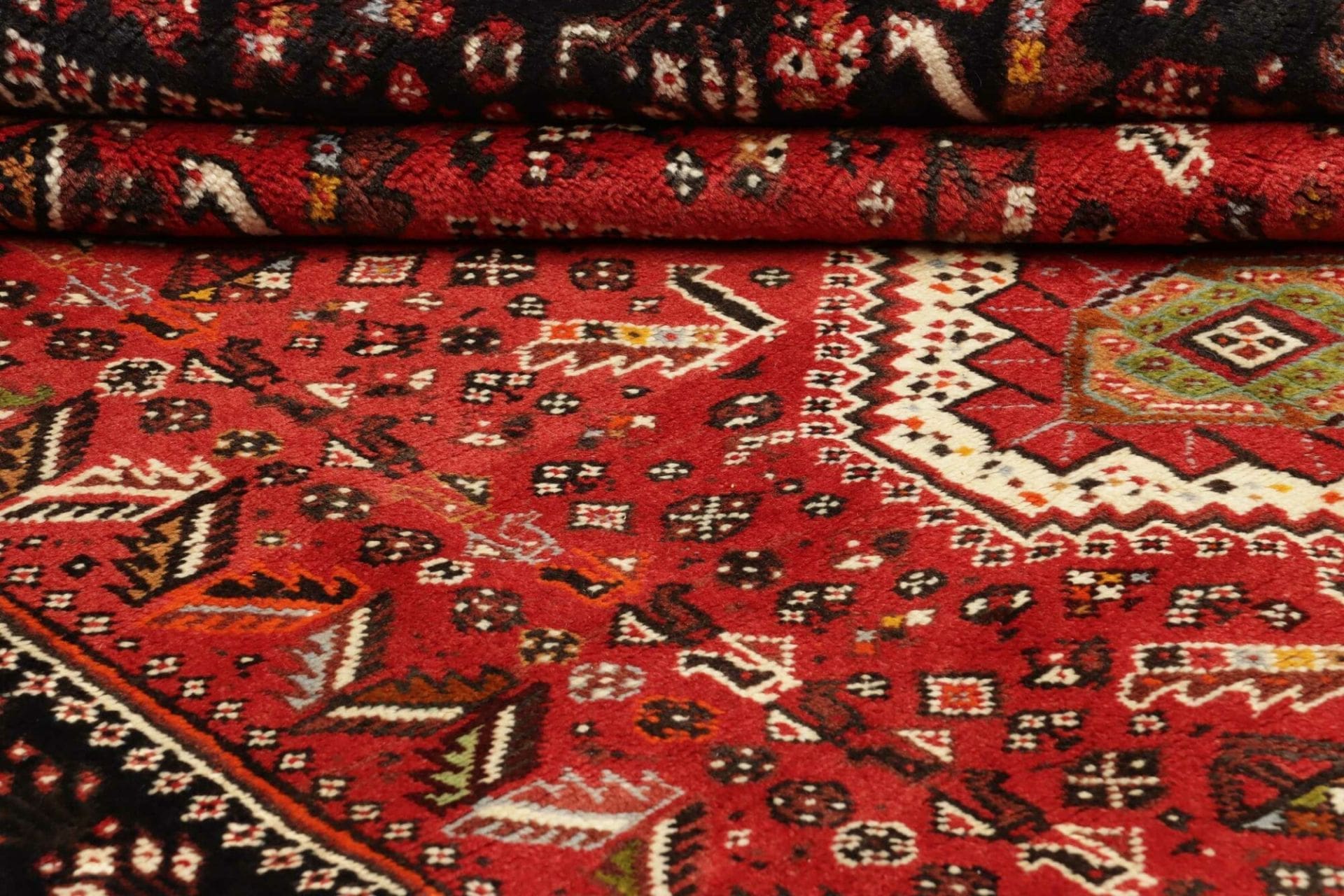 Shiraz Perserteppich 176 × 260 cm aus Wolle, handgeknüpft