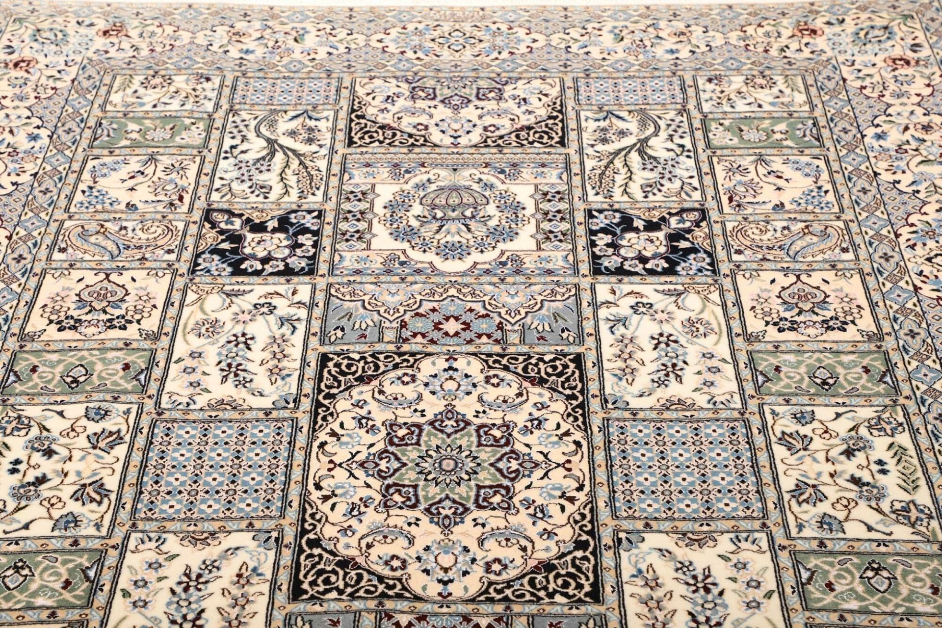 Nain Perserteppich aus Iran, 166 × 257 cm