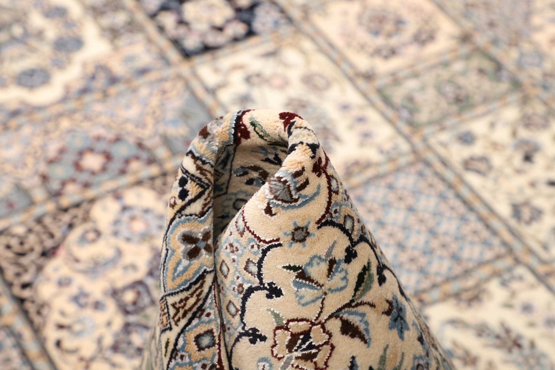 Nain Perserteppich aus Iran, 166 × 257 cm
