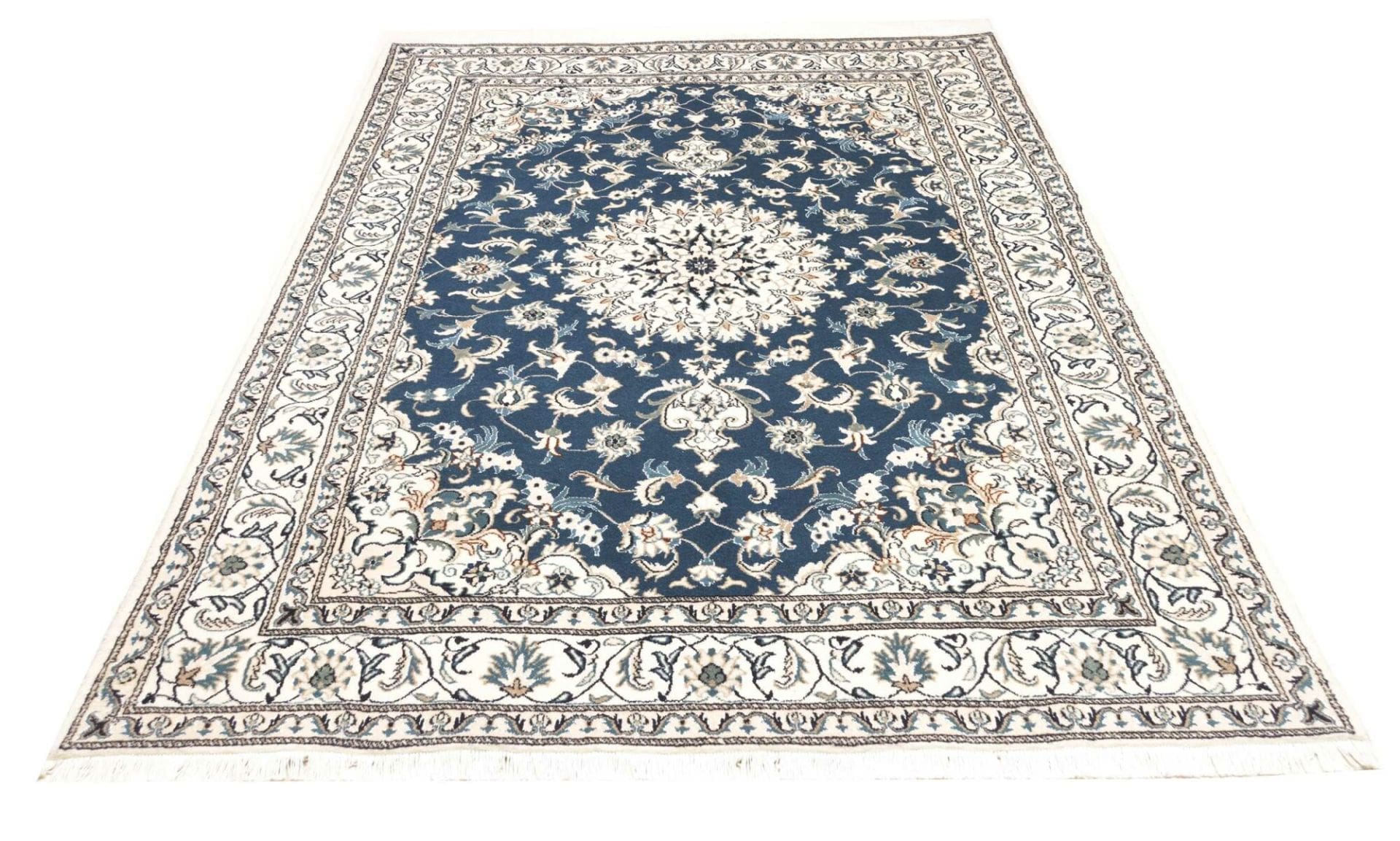 Nain Perserteppich 166 × 245 cm aus Wolle, handgeknüpft