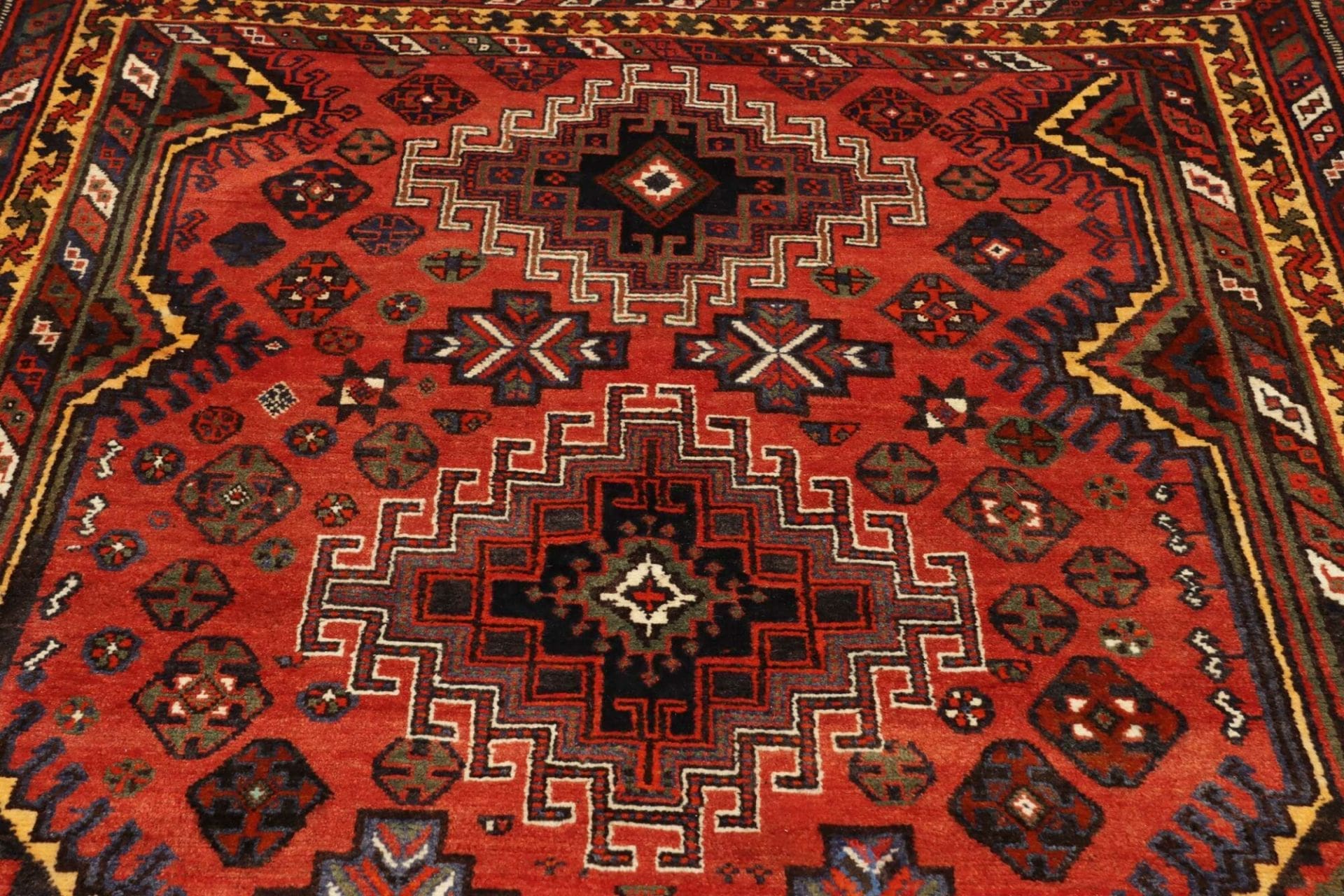 Handgeknüpfter Shiraz Perserteppich 163 × 250 cm