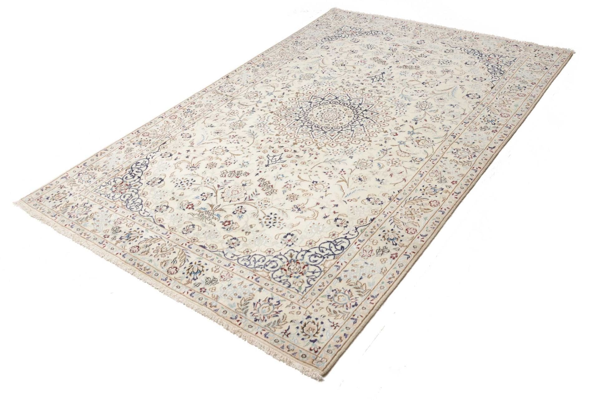 Handgeknüpfter Nain Perserteppich 157 × 242 cm