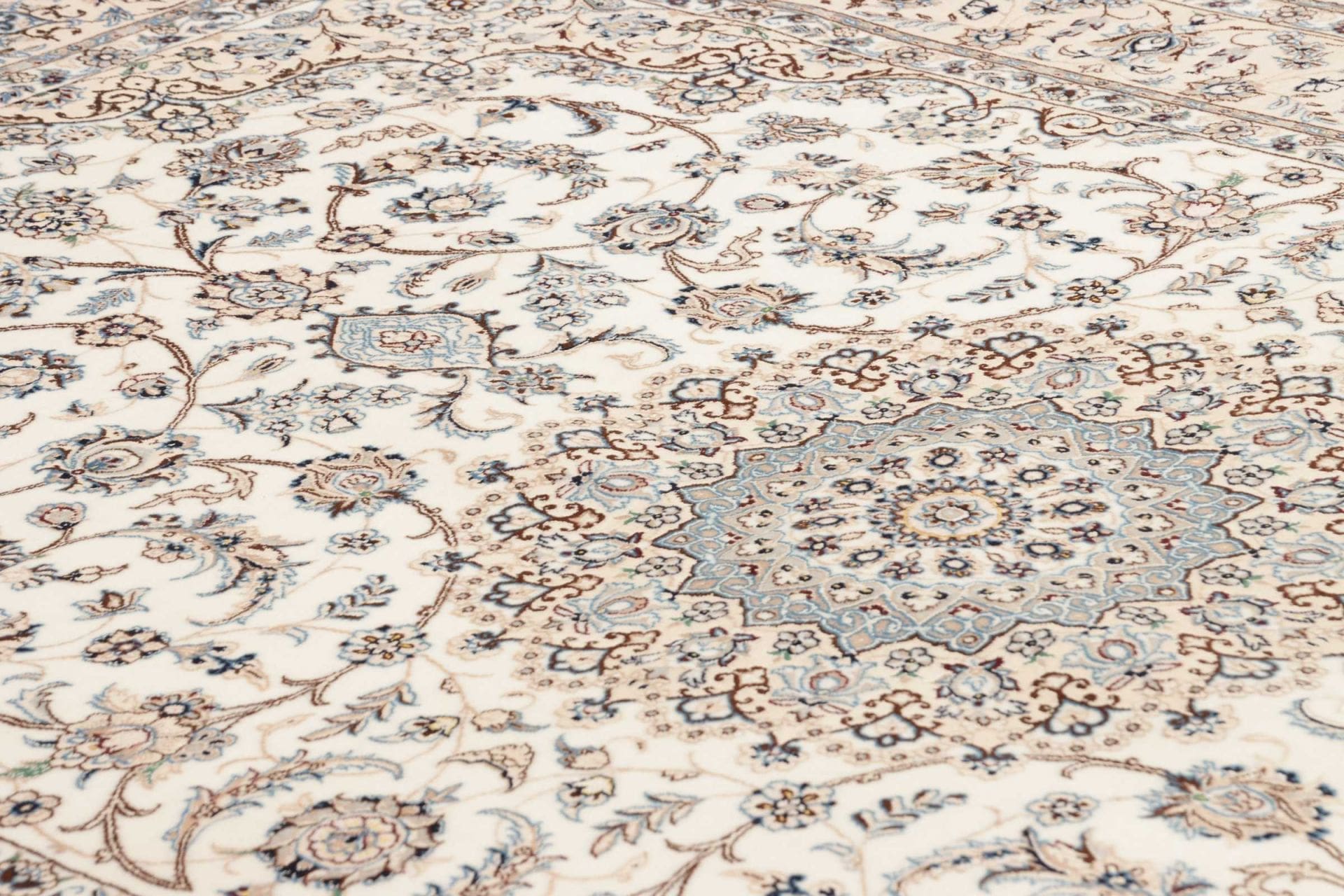 Nain Perserteppich 156 × 237 cm aus Wolle, handgeknüpft