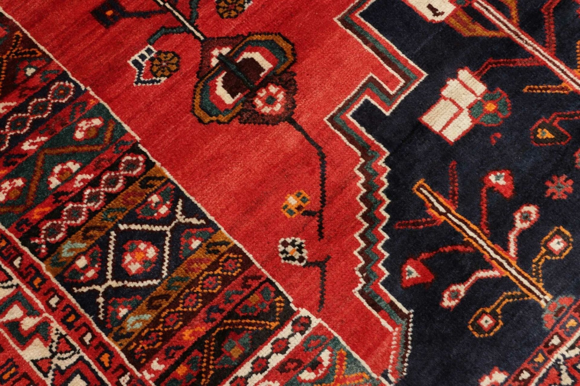 Shiraz Perserteppich 173 × 253 cm aus Wolle, handgeknüpft