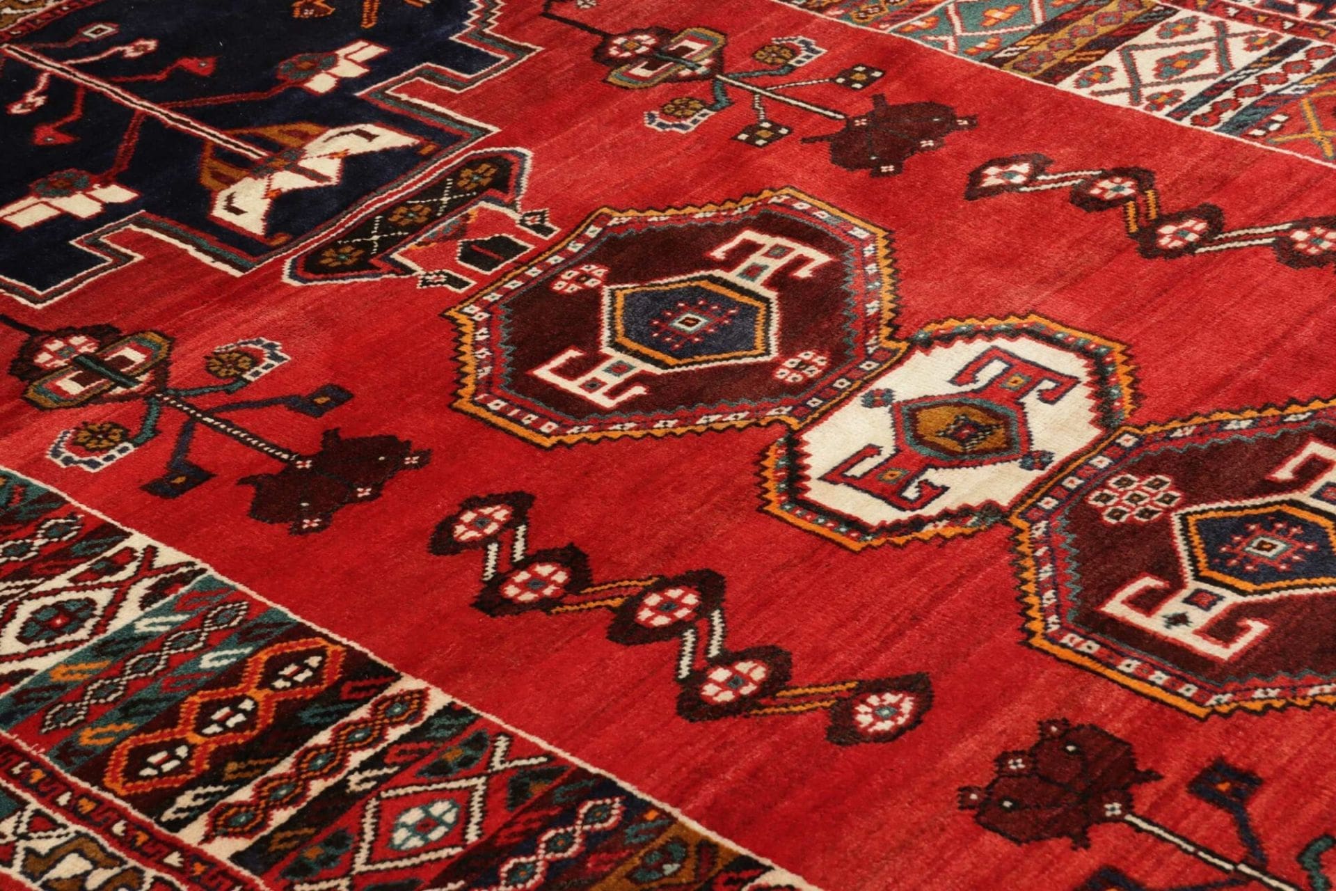 Shiraz Perserteppich 173 × 253 cm aus Wolle, handgeknüpft