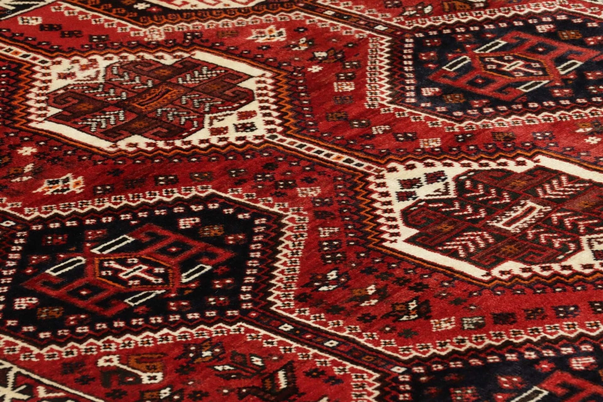 Qashqai Perserteppich aus Iran, 160 × 230 cm