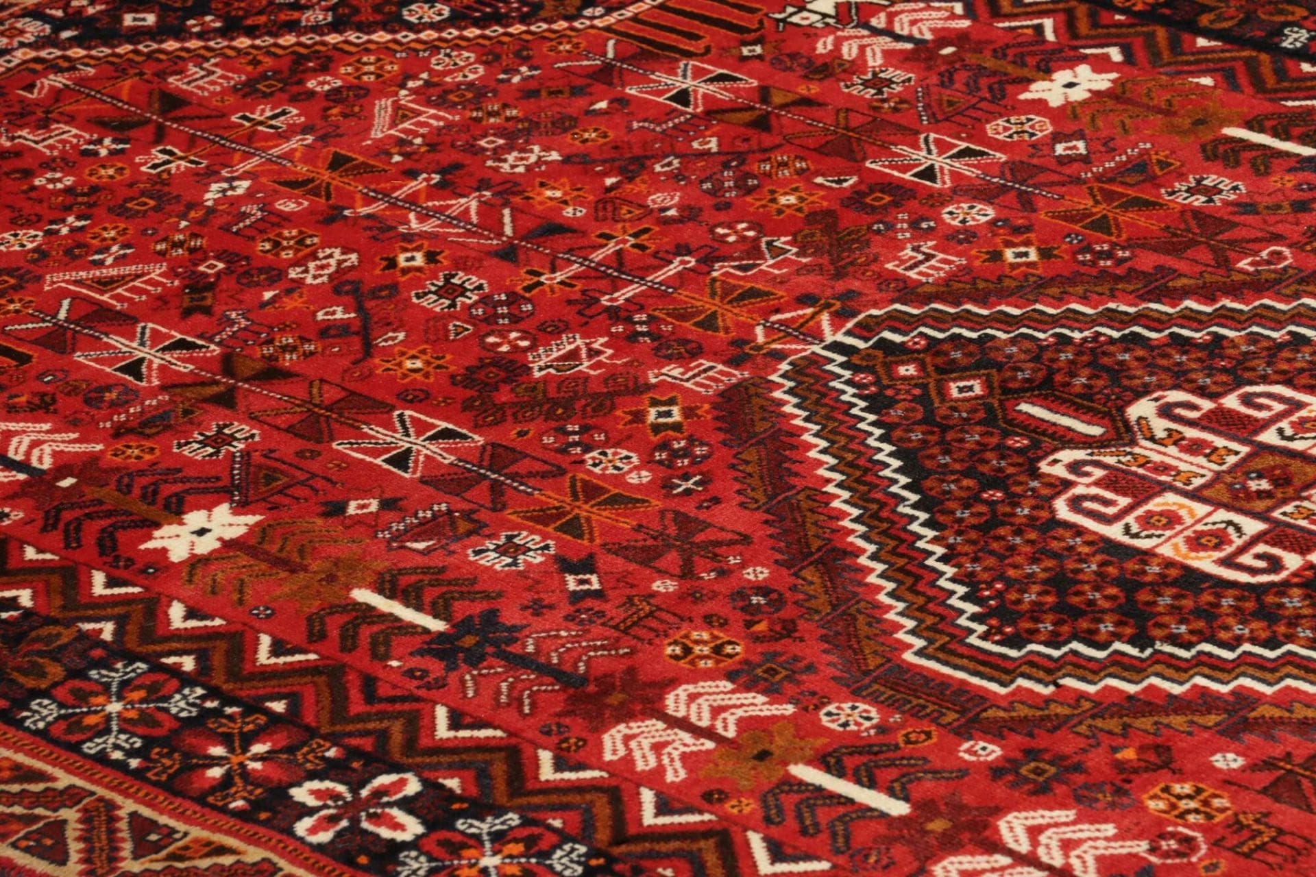 Qashqai Perserteppich aus Iran, 161 × 257 cm