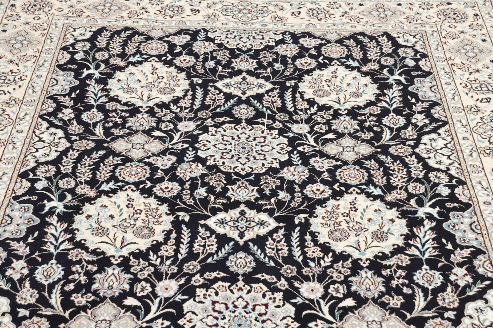 Handgeknüpfter Nain Perserteppich, 159 × 235 cm, Wolle