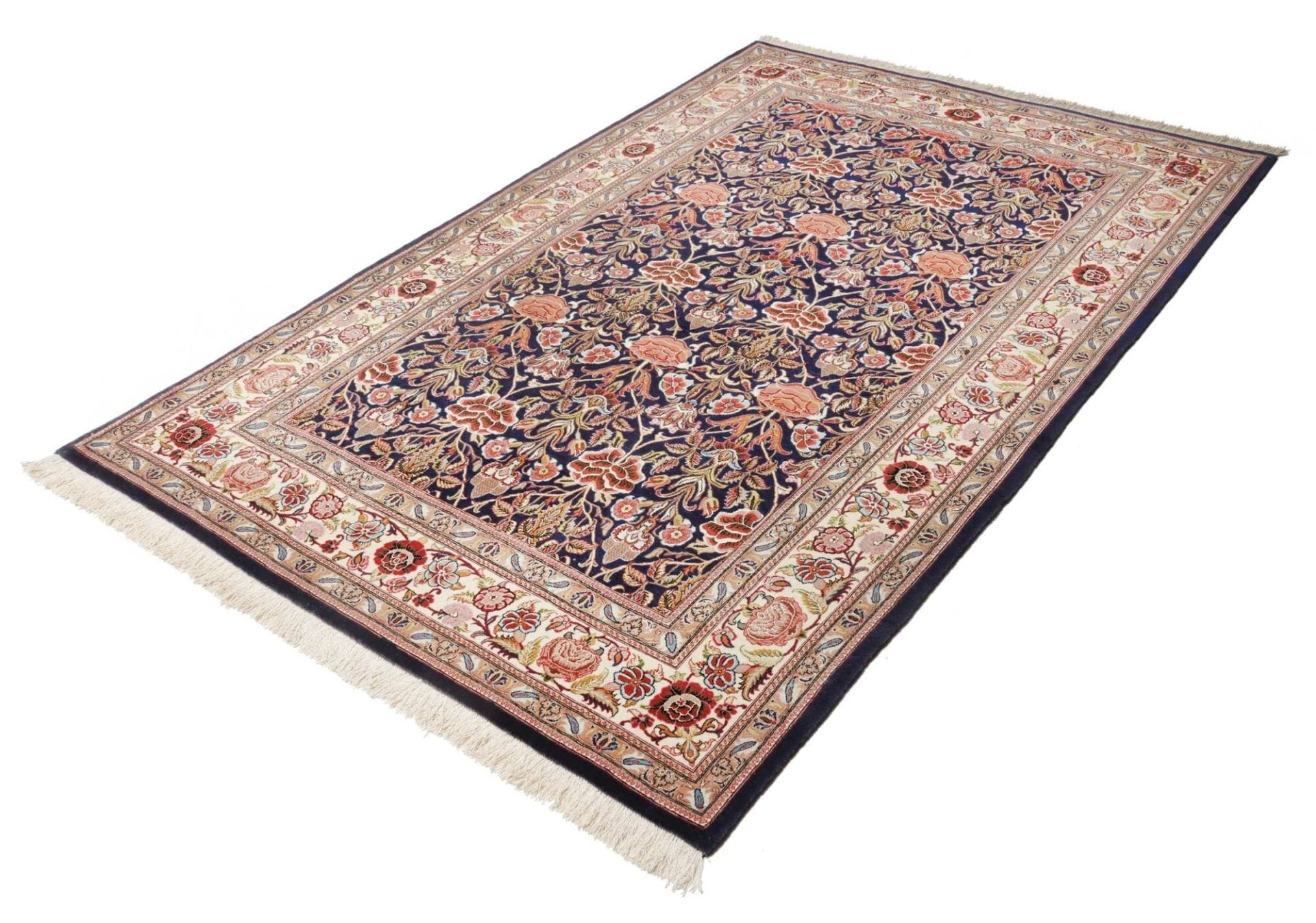 Isfahan Perserteppich aus Iran, 143 × 222 cm